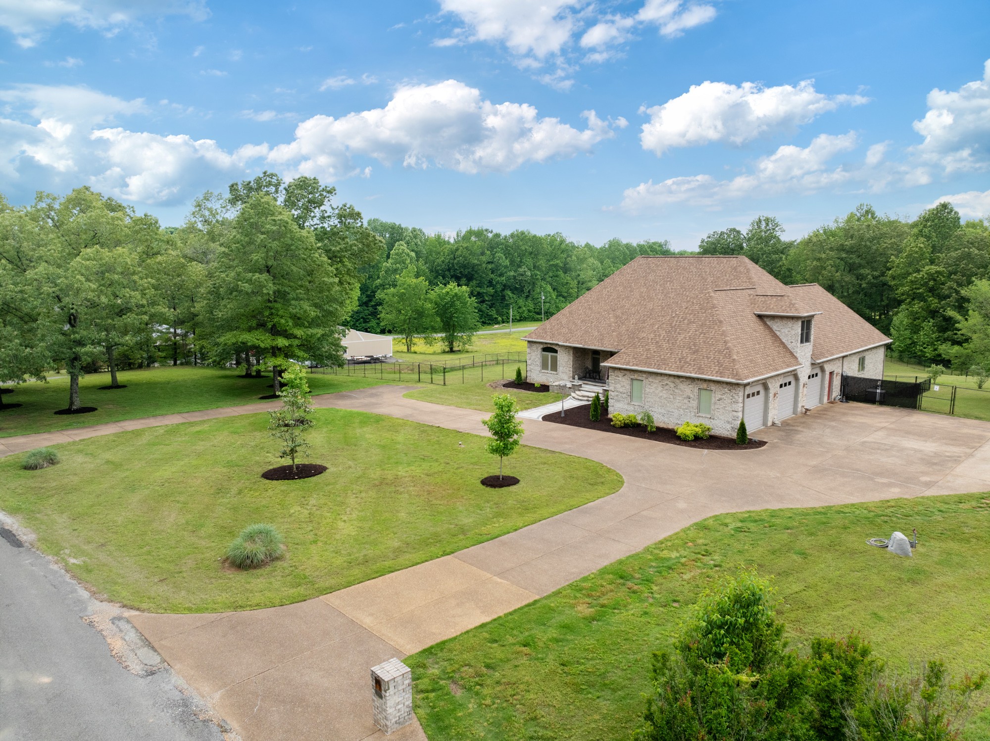 575 Homestead Ln