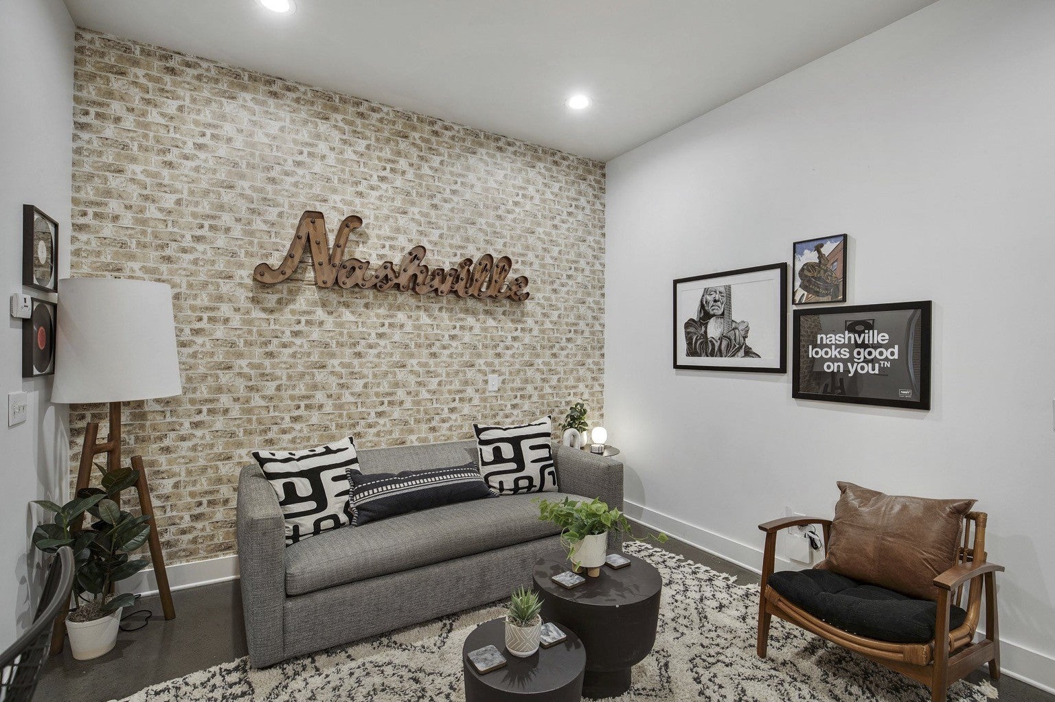 210 30th Ave N 202