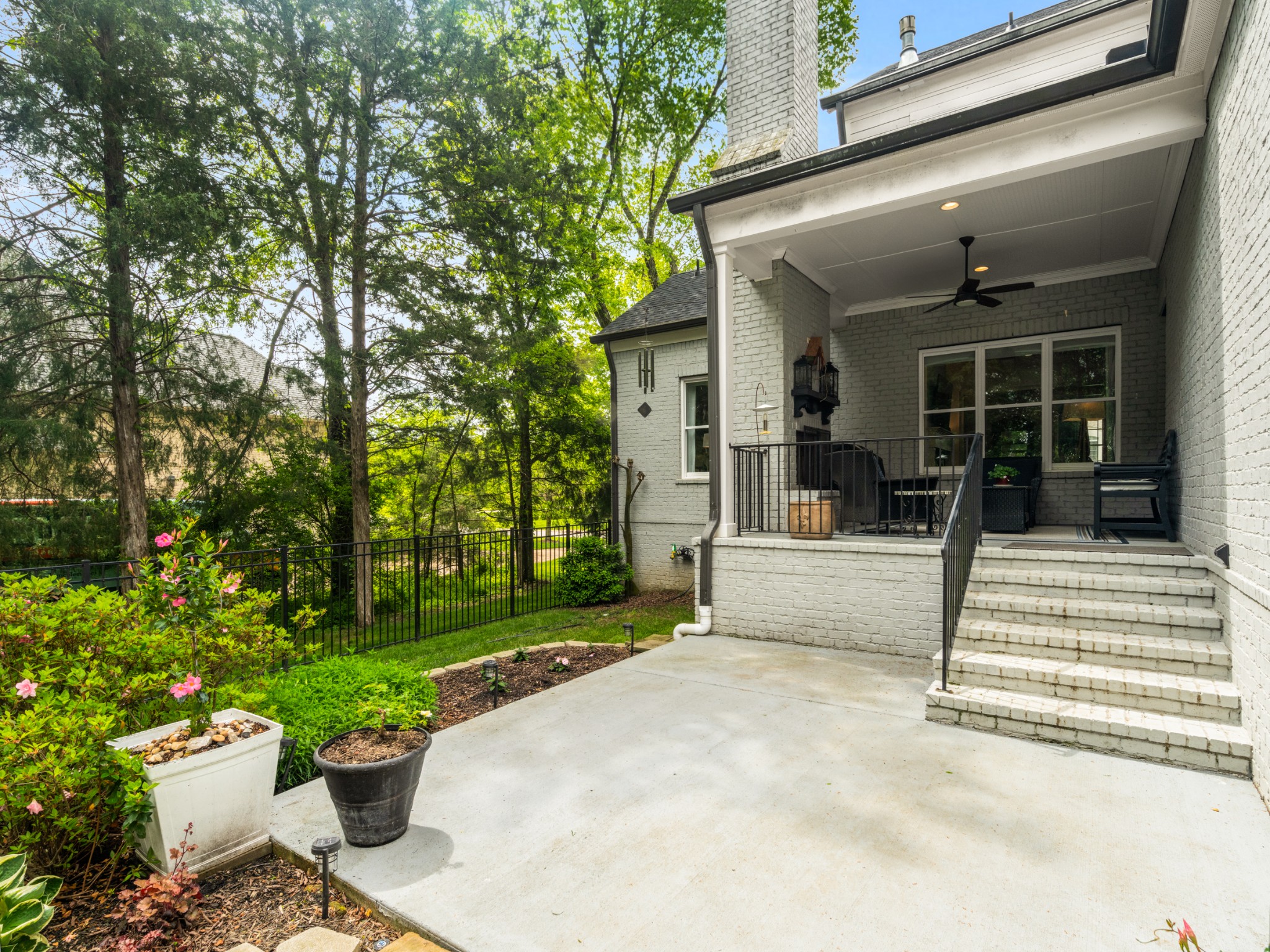 1504 Registry Row