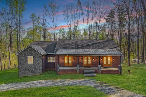 1748 Timber Trl Cookeville TN 38501