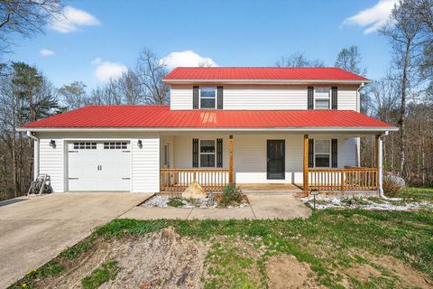 Photo of 120 Red Bud Ln, Hilham, TN 38568 (MLS # 3164806)