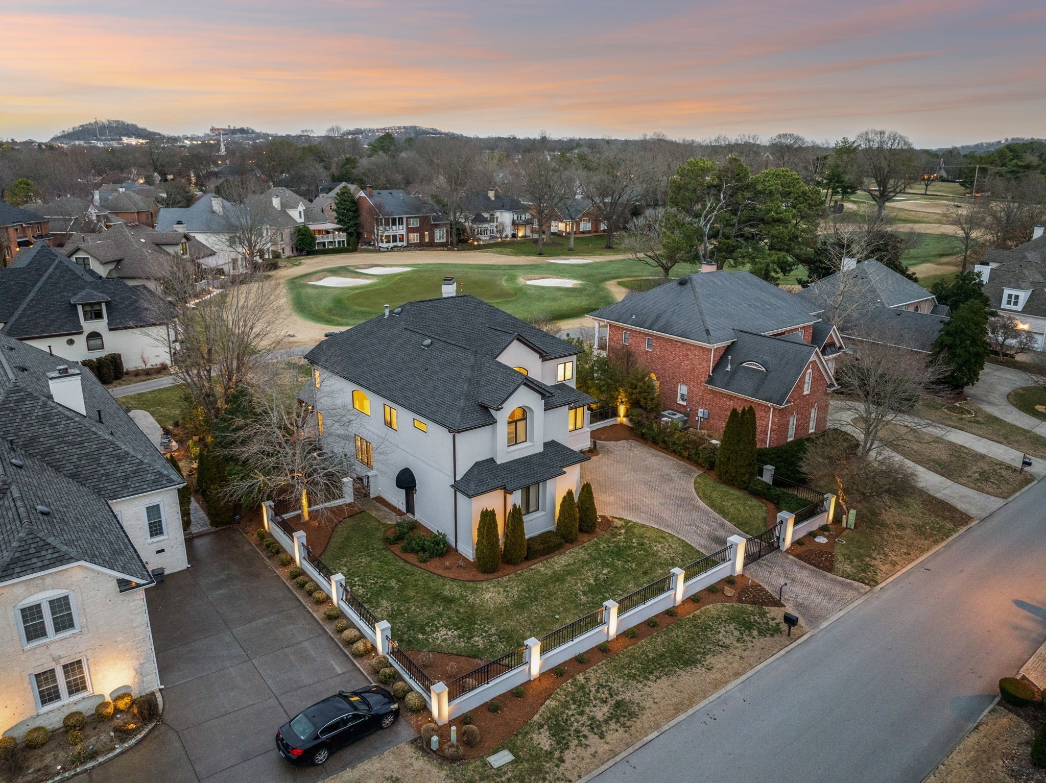 5018 Country Club Dr