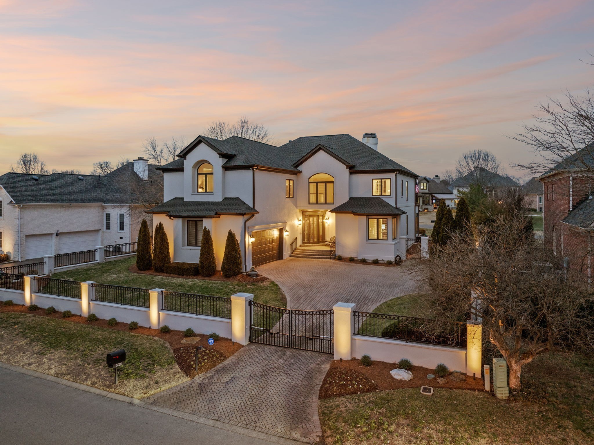 5018 Country Club Dr