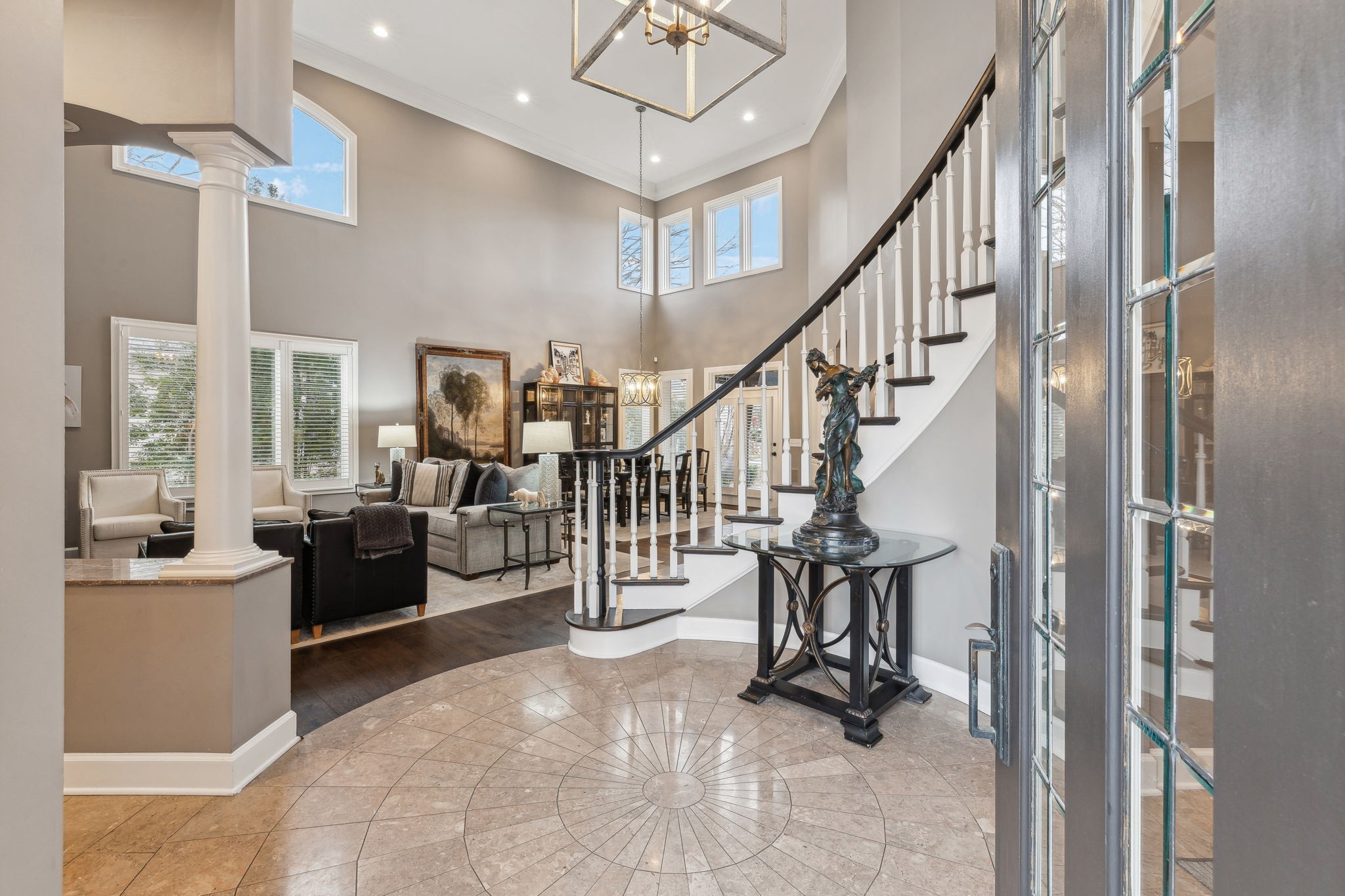 5018 Country Club Dr
