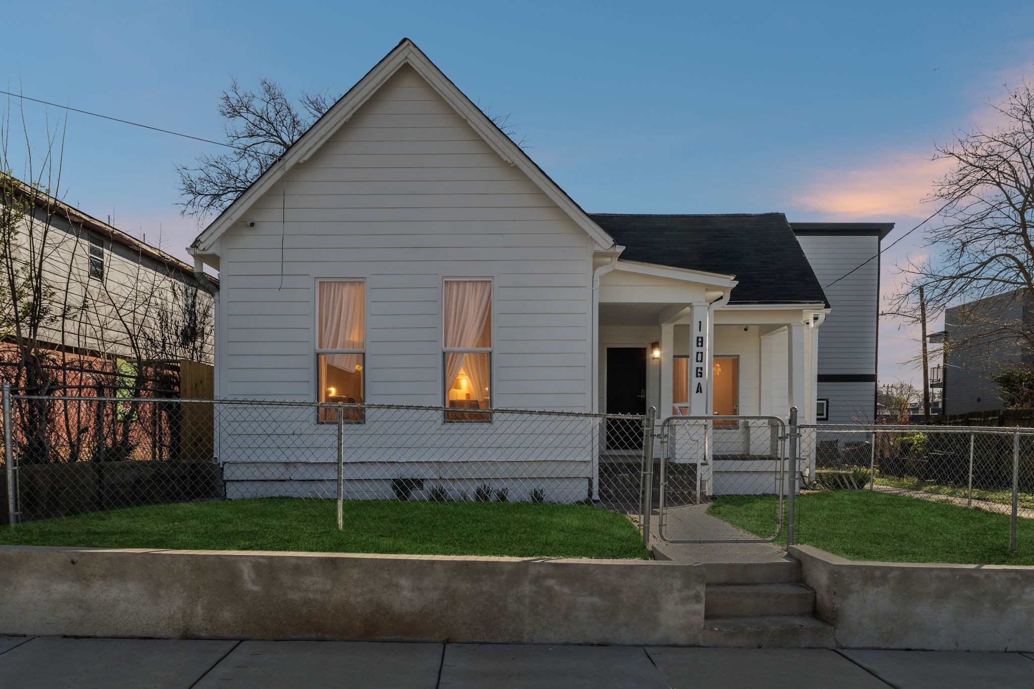 1806 15th Ave N A