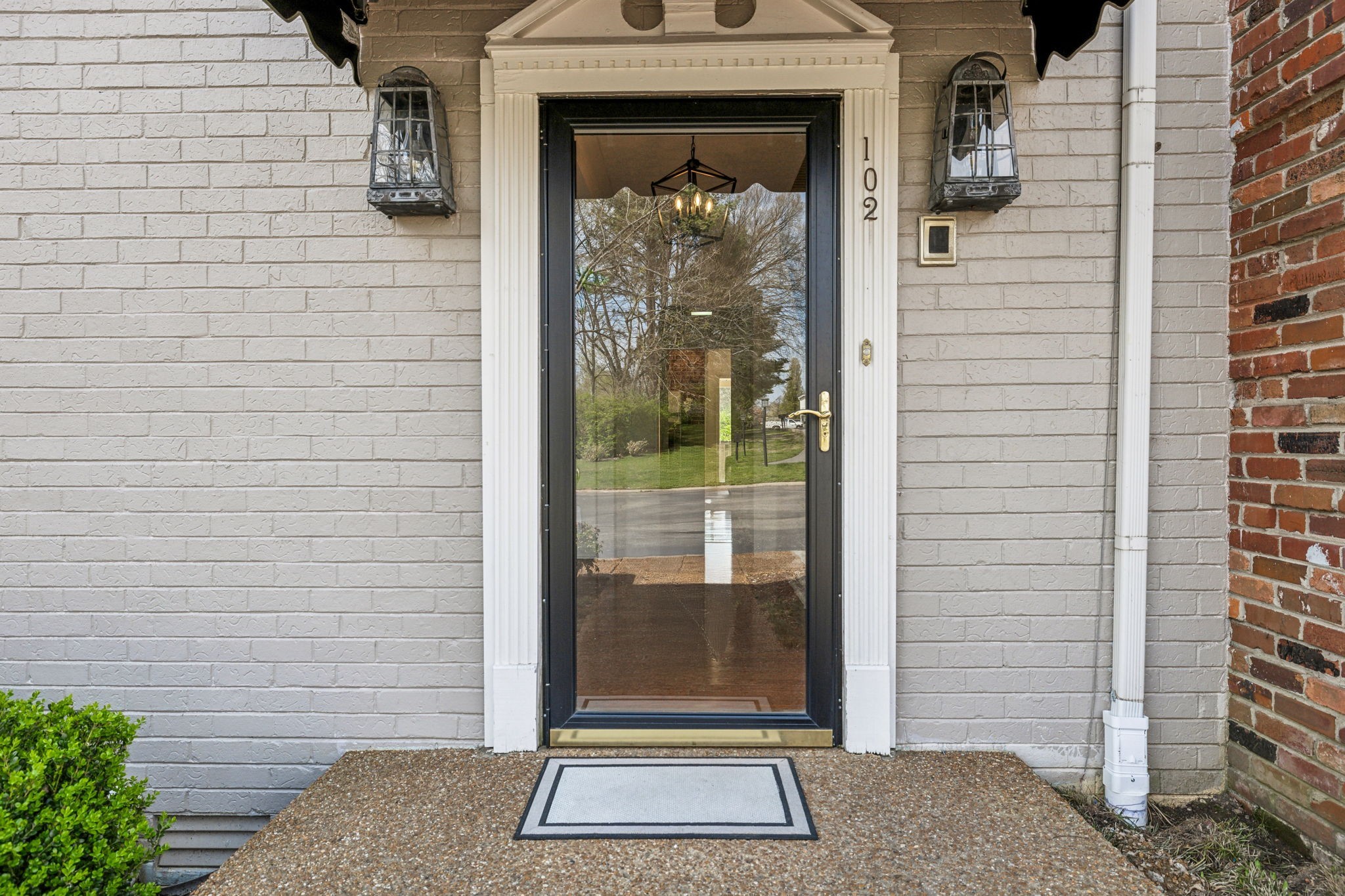 102 Foxborough Sq W