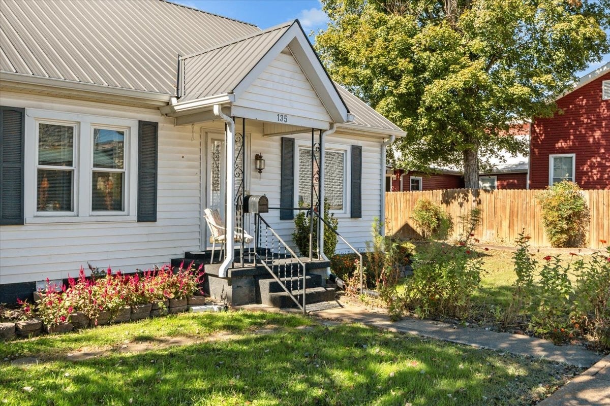 135 Main St