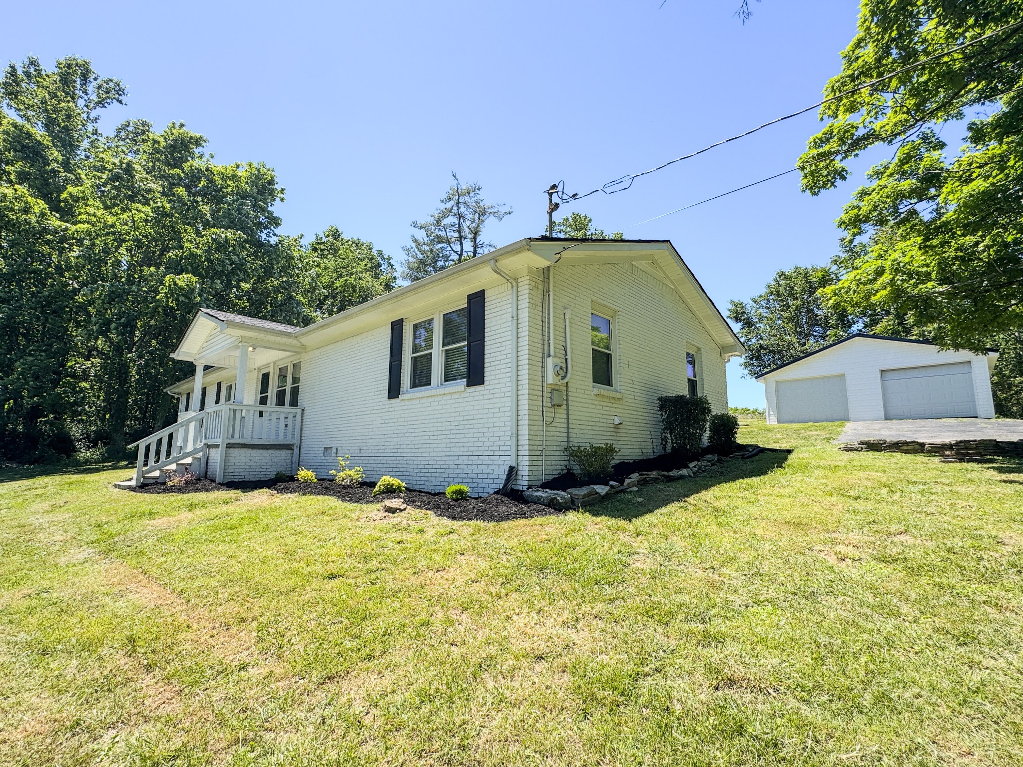 228 Howell Rd