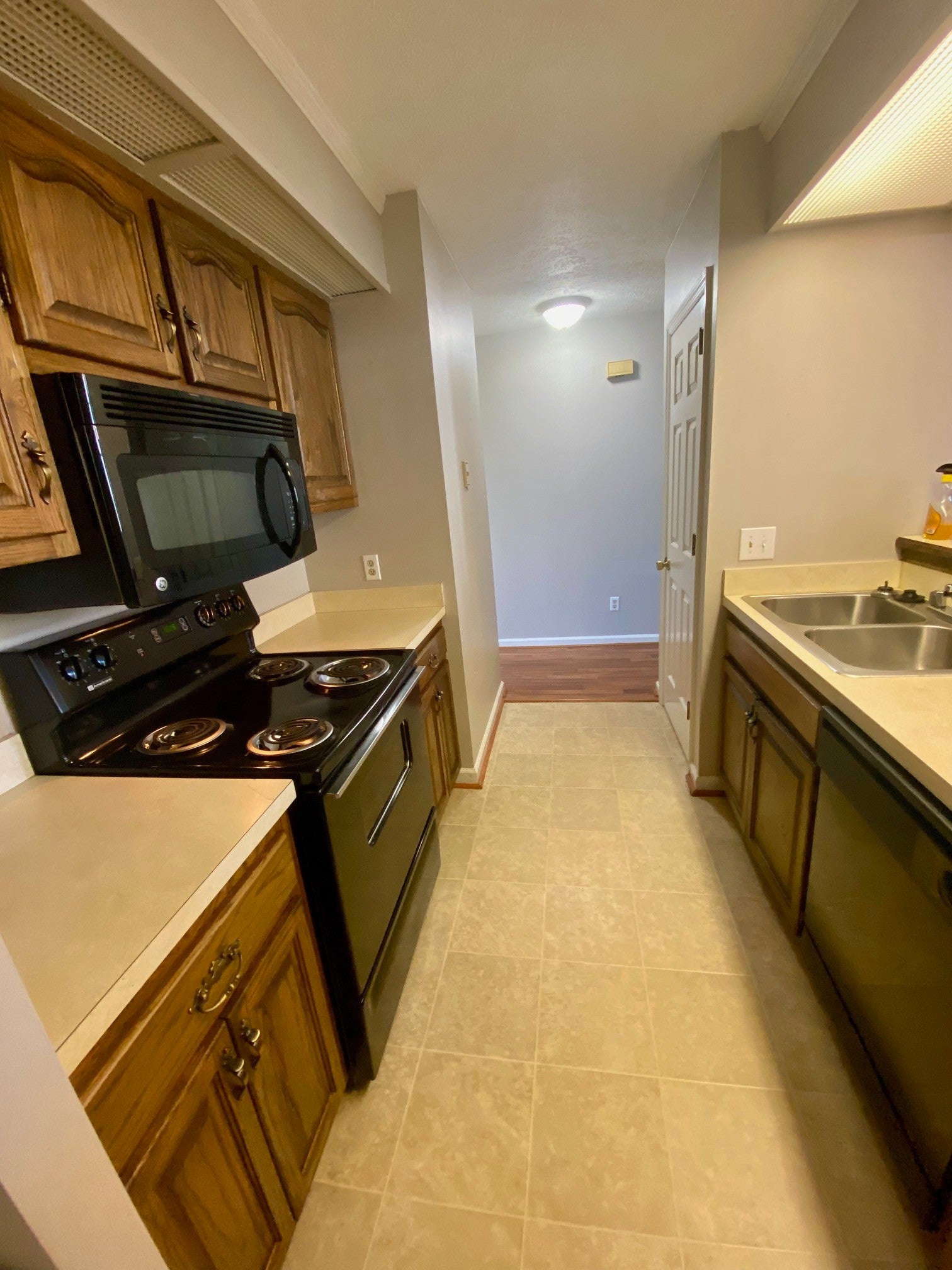219 Village Cir W