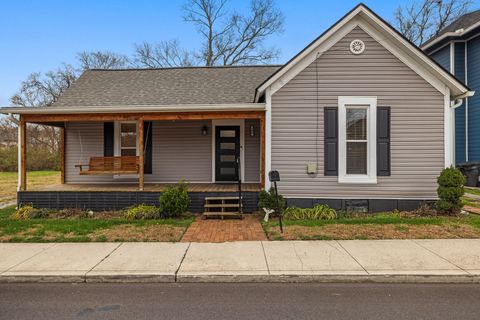 Photo of 106 E 9th St, Columbia, TN 38401 (MLS # 3061976)