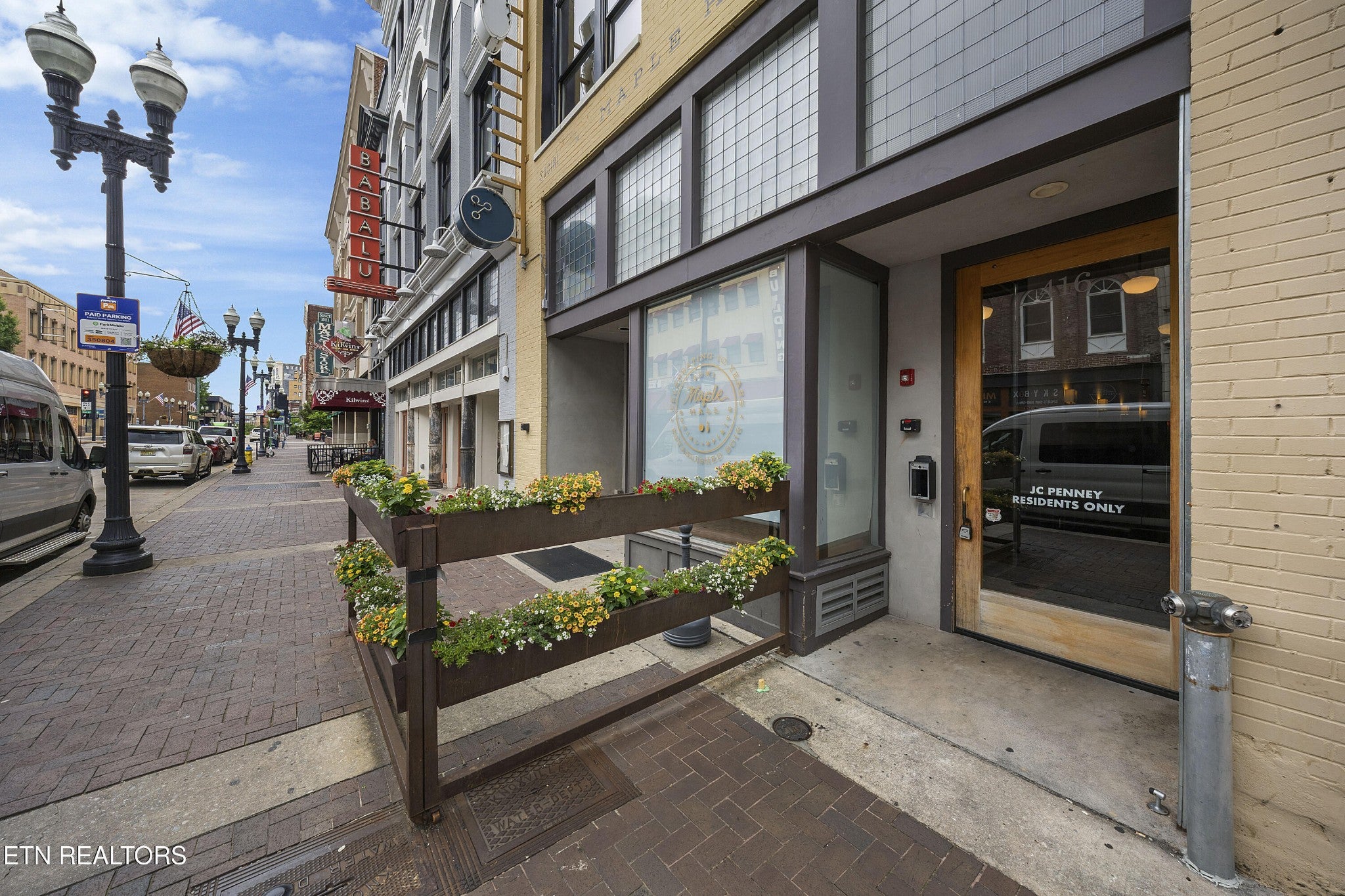 416 S Gay St 204