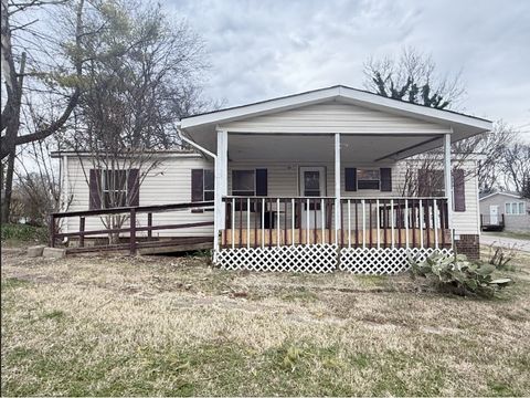 Photo of 542 W Eastland St, Gallatin, TN 37066 (MLS # 3138239)