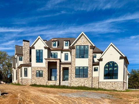 8102 Turning Point Dr Brentwood TN 37027