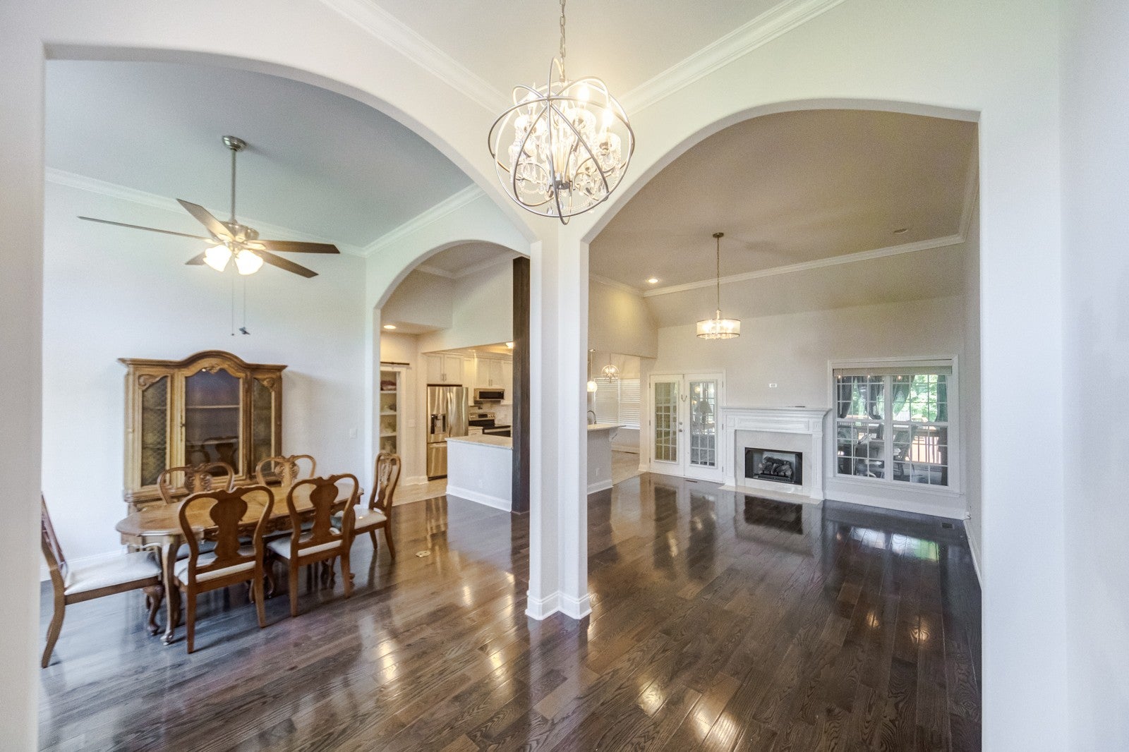 300 Artesa Dr