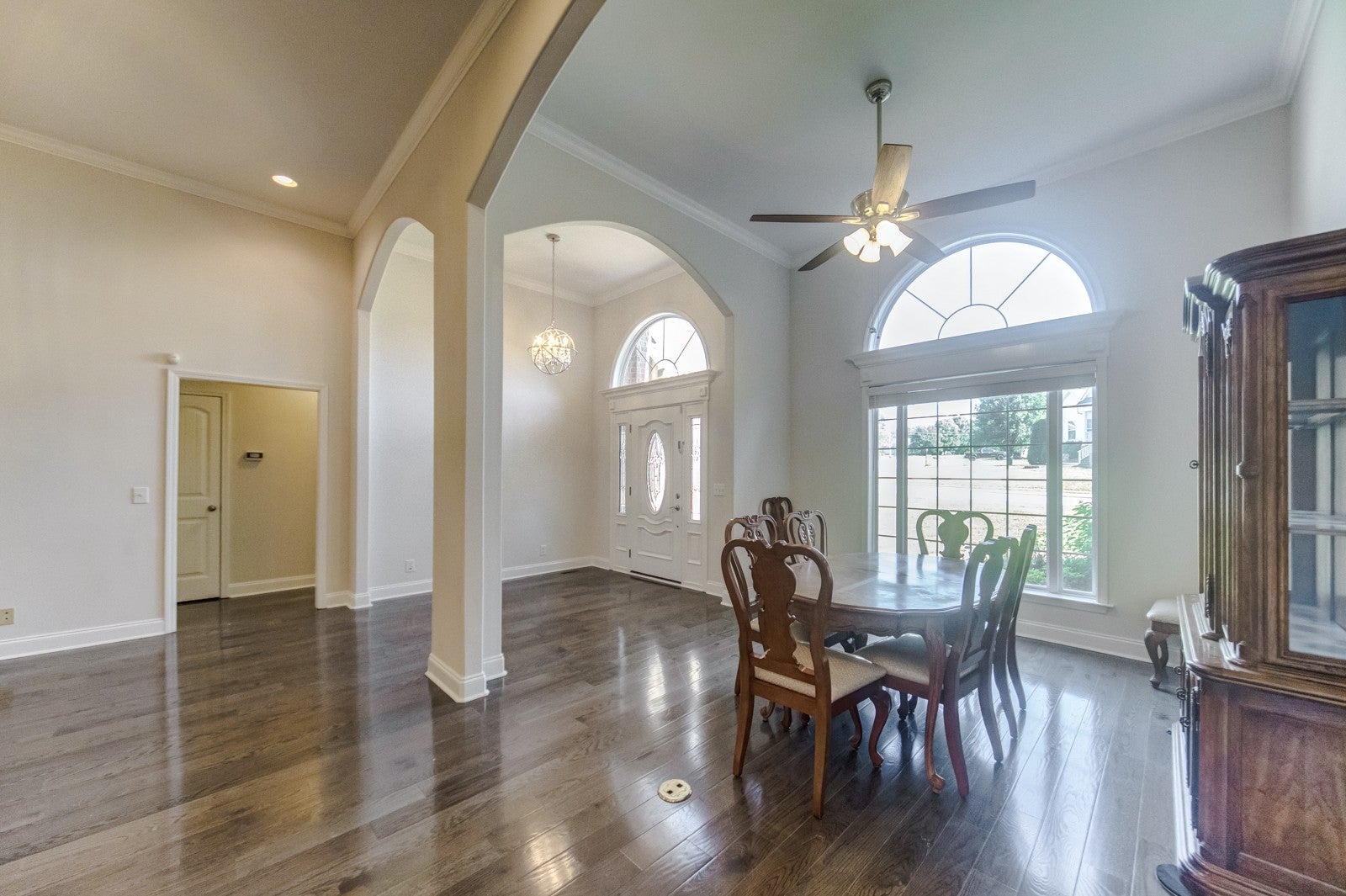 300 Artesa Dr