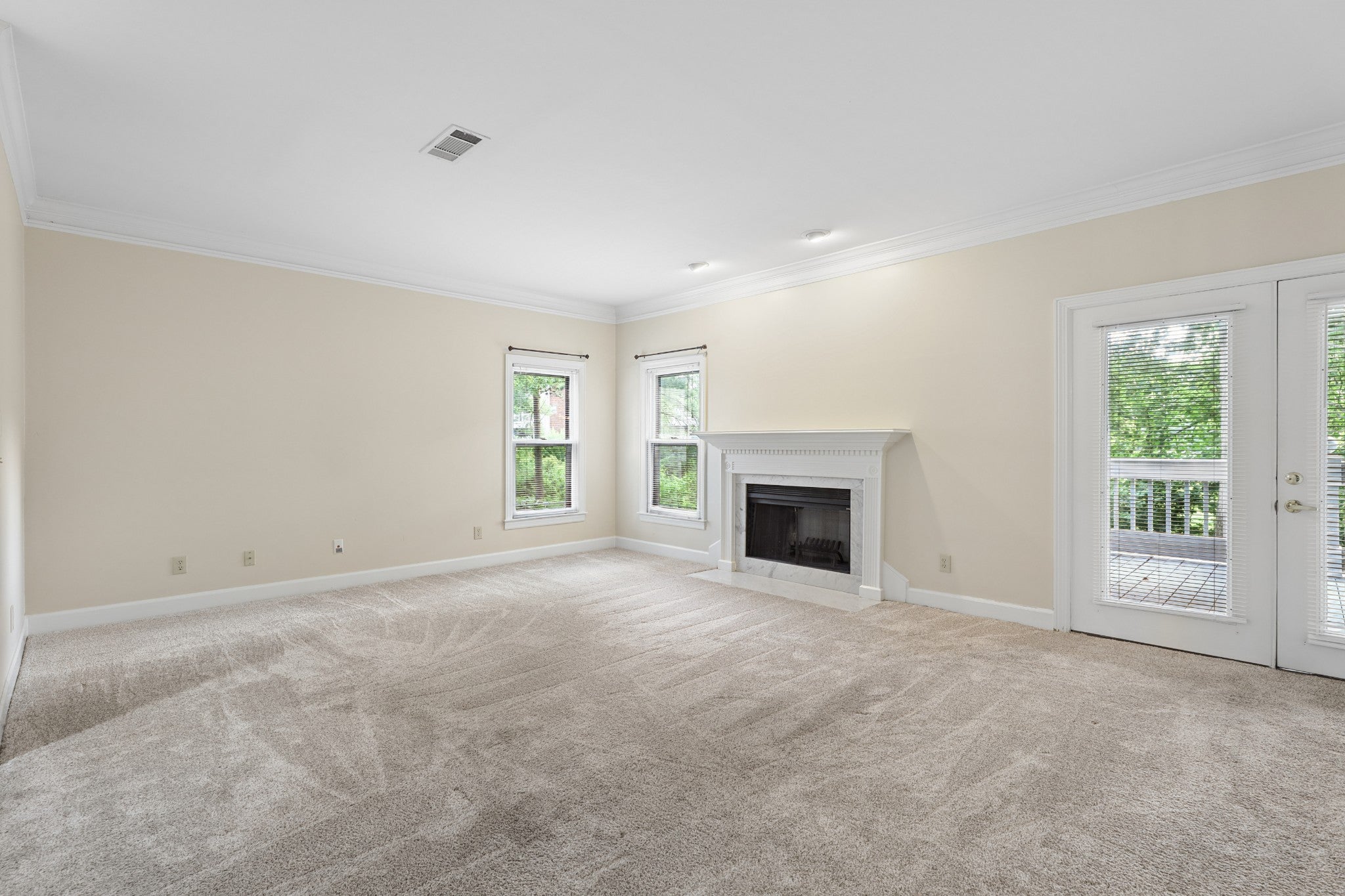 401 Ashlawn Ct