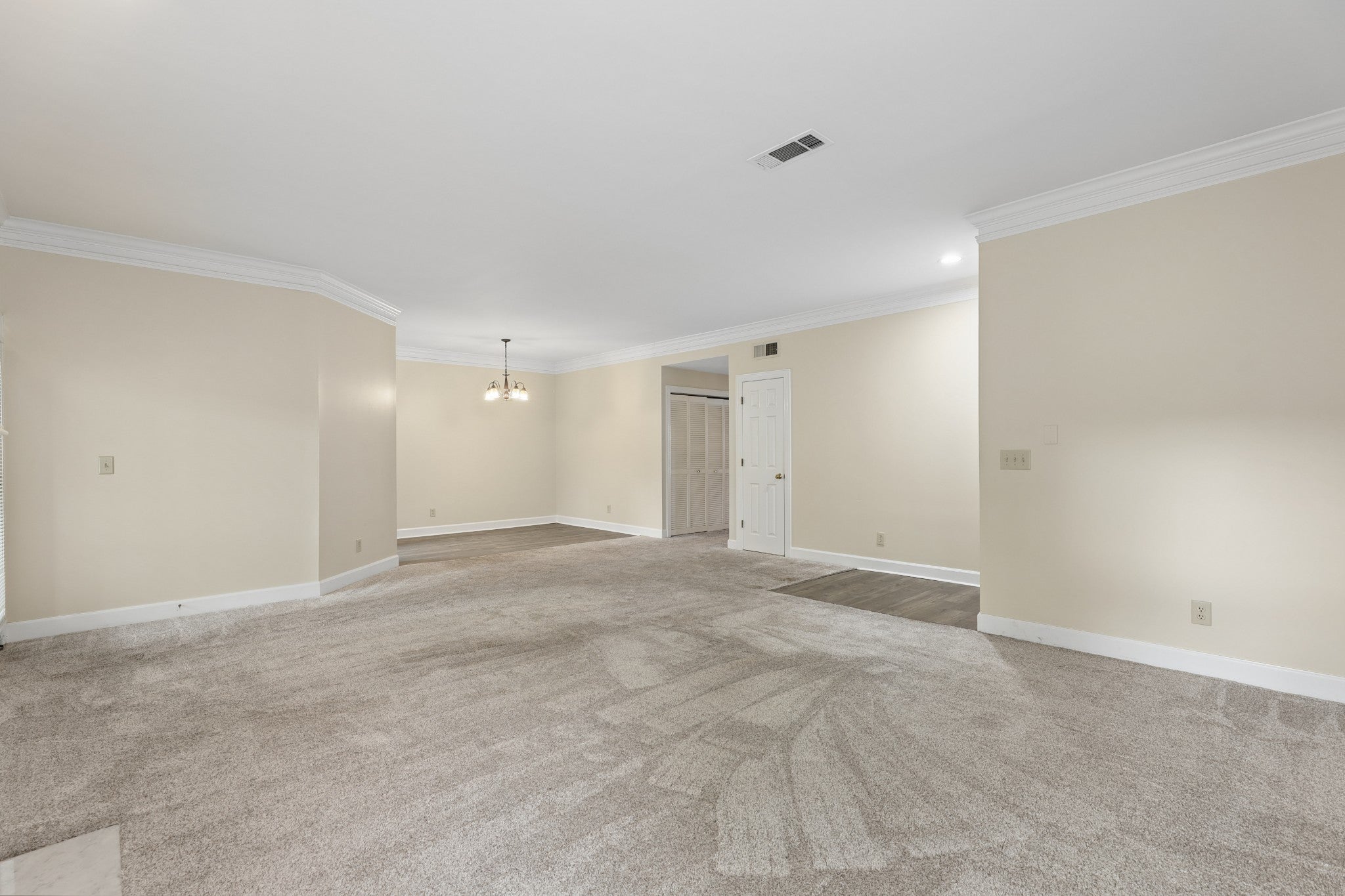 401 Ashlawn Ct