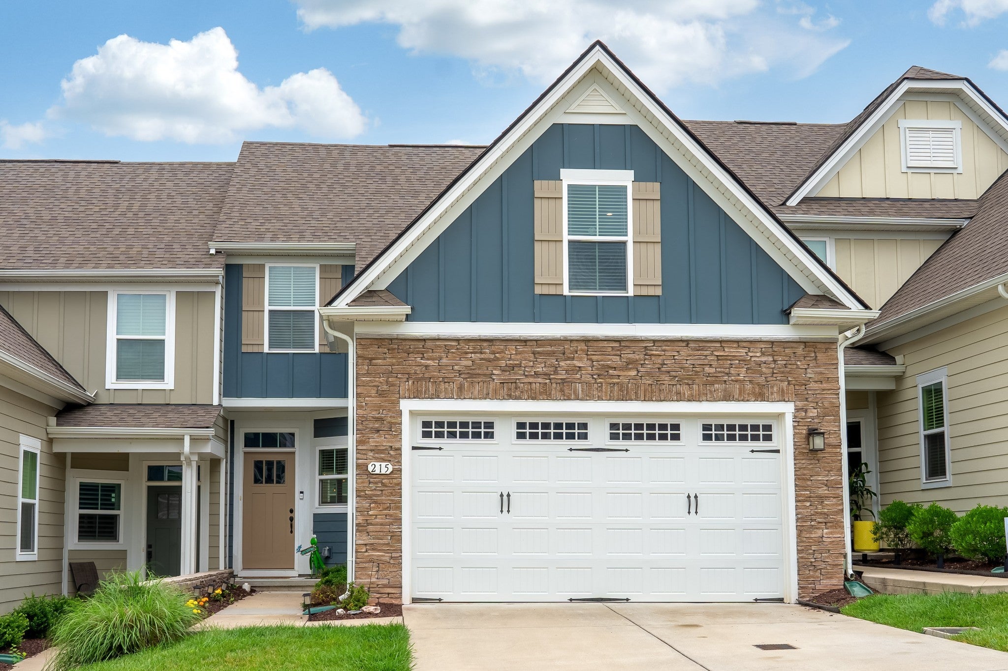 3-bed condo at 215 S Downs Cir, Goodlettsville, sold November 24, 2025