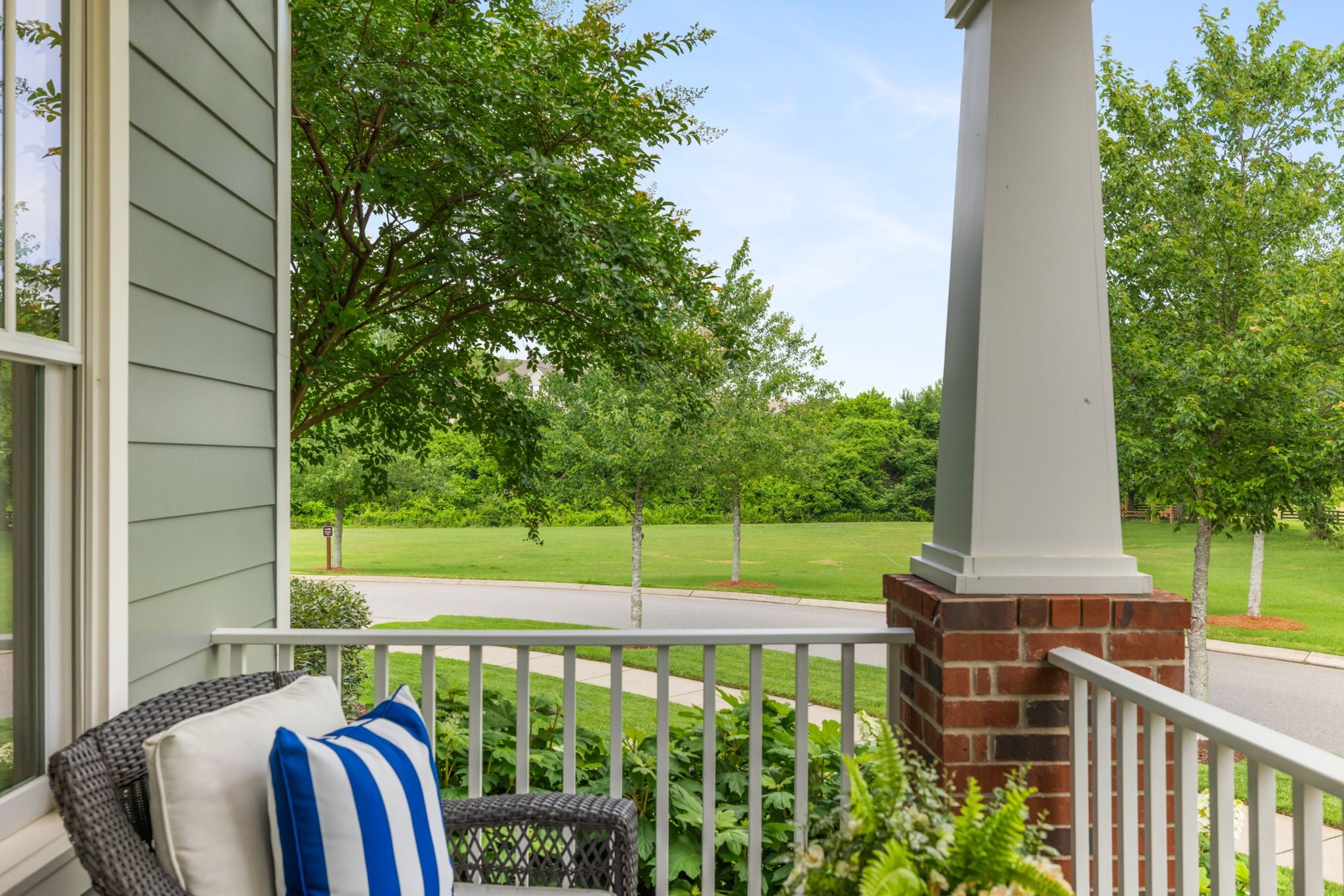 555 Avon River Rd