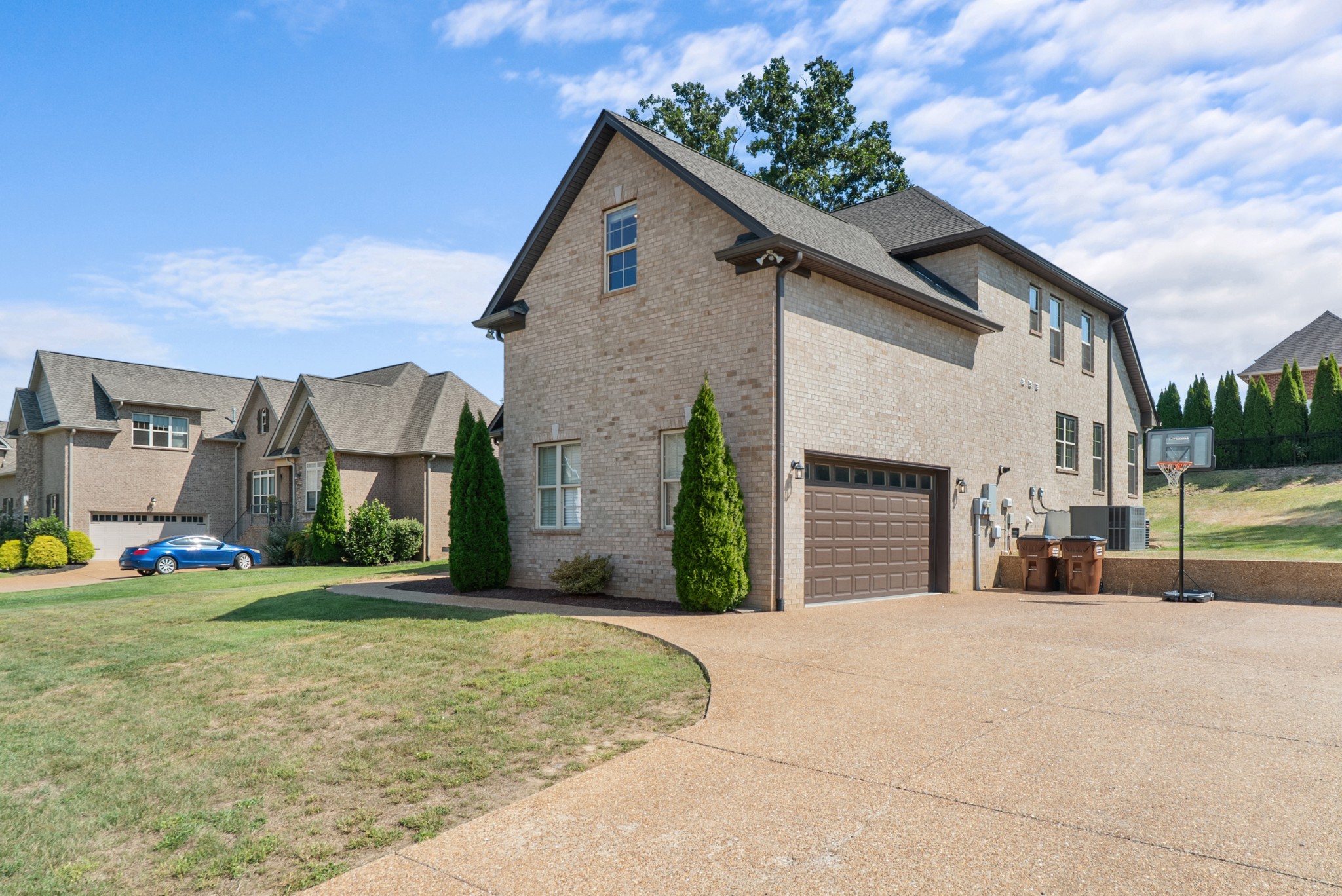 1032 Luxborough Dr