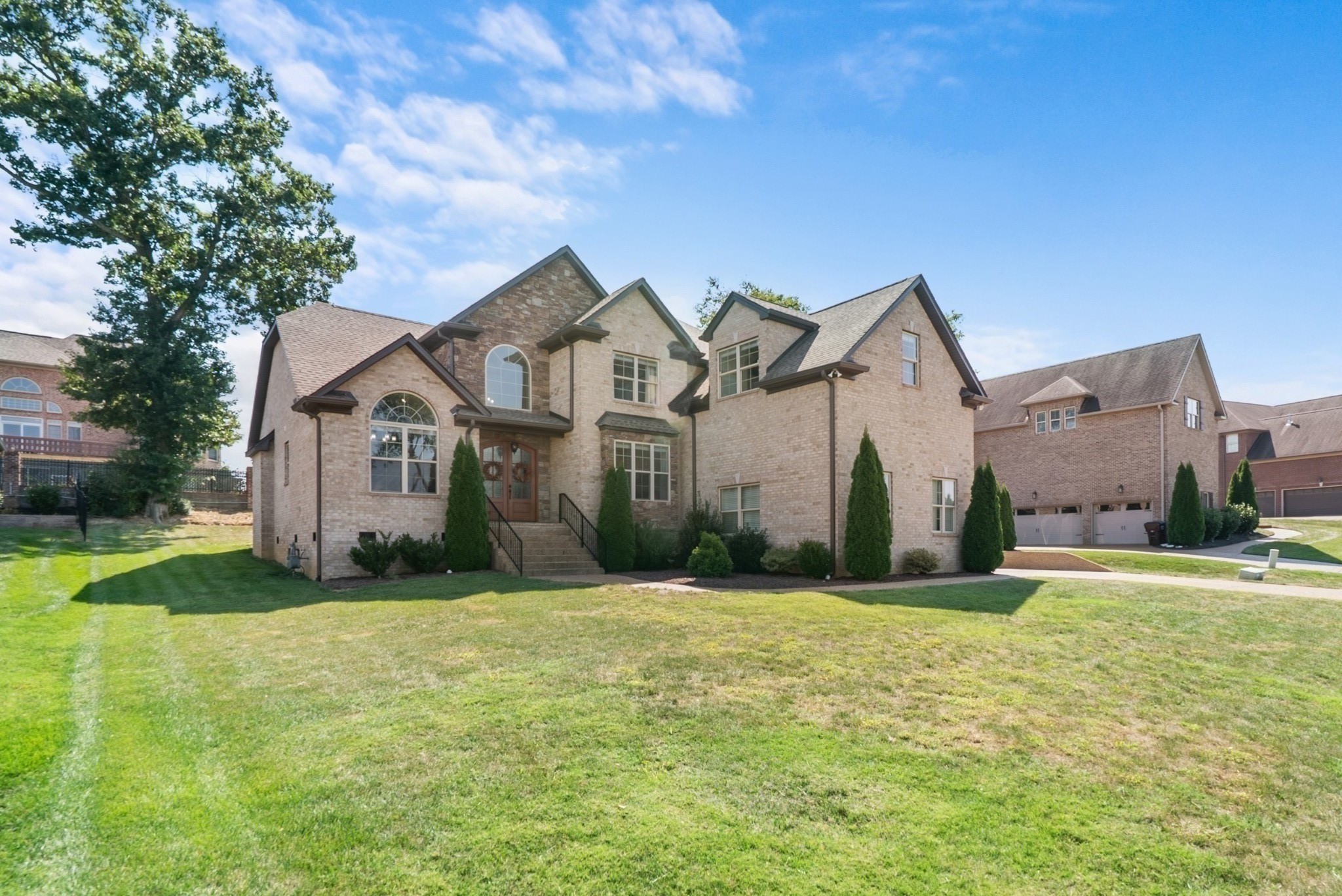 1032 Luxborough Dr