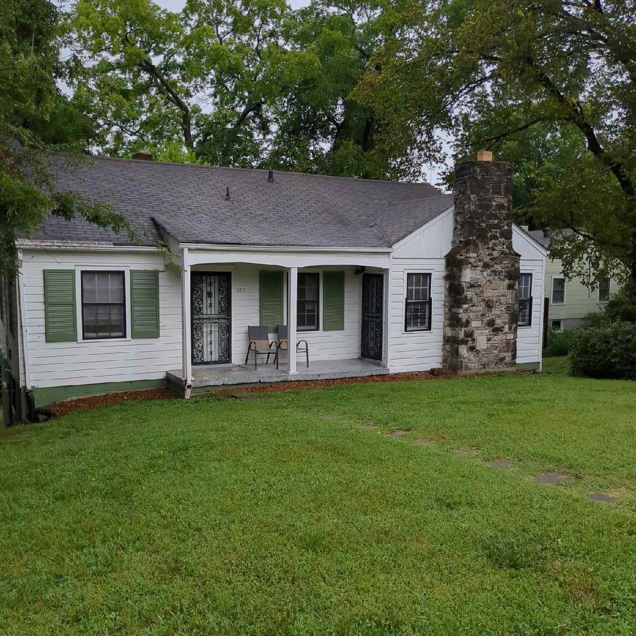 1517 Sweetbriar Ave C