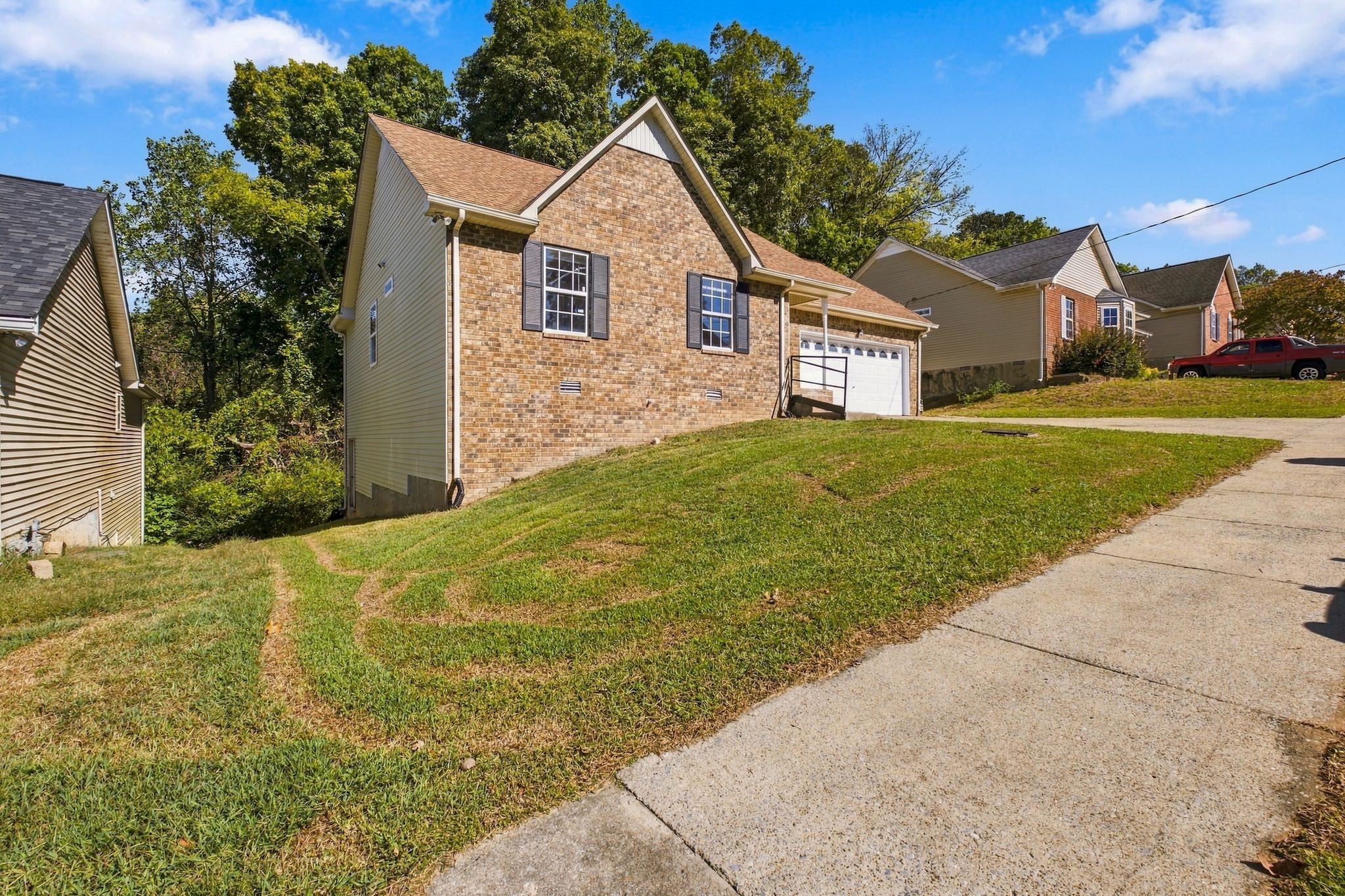 1032 Blue Mountain Ln