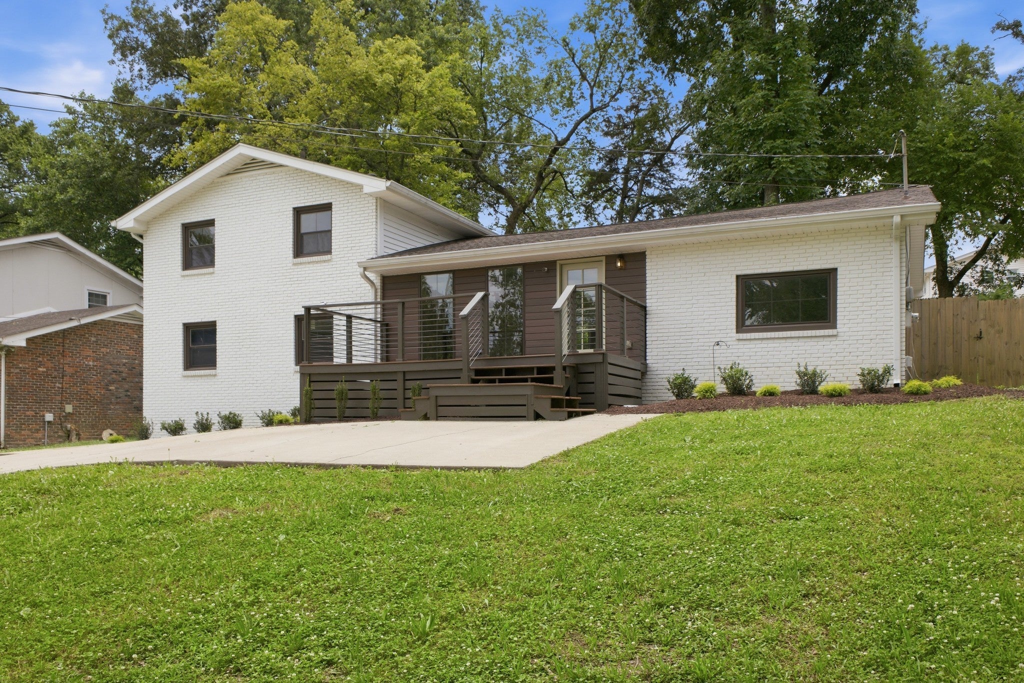 2515 Sleepy Hollow Dr, Nashville TN 37217 3-bed home, photo 2 of 34