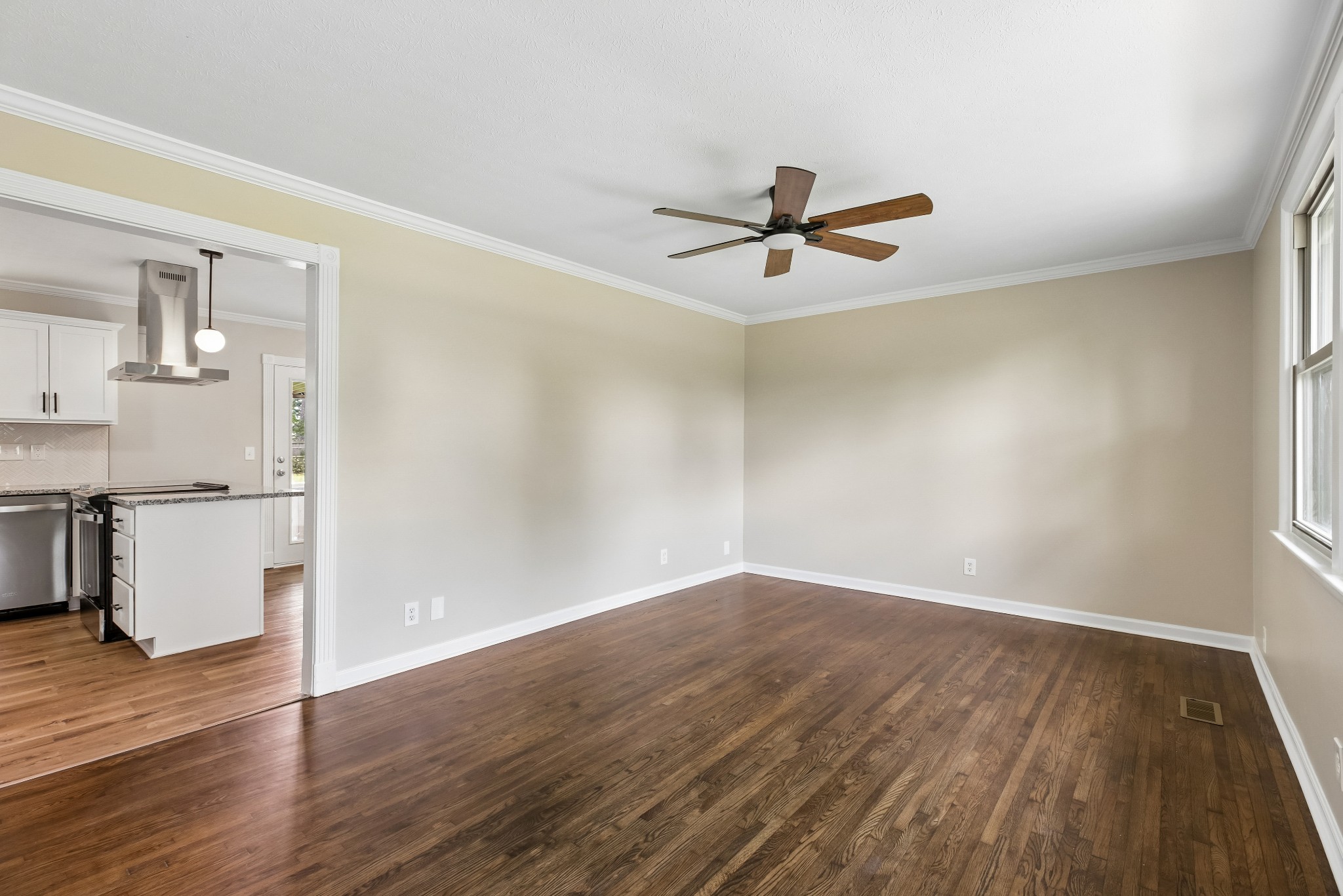 2108 Lynwood Dr