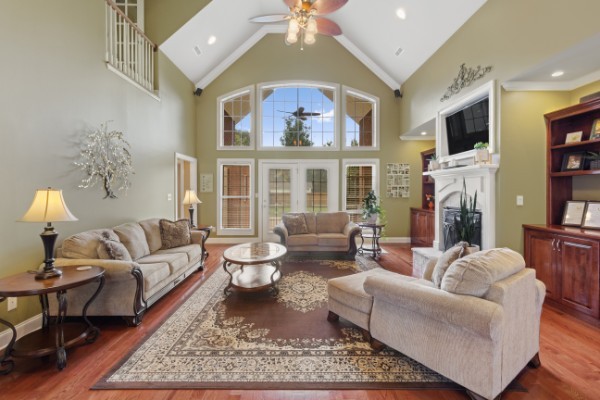 323 Ridgecrest Dr