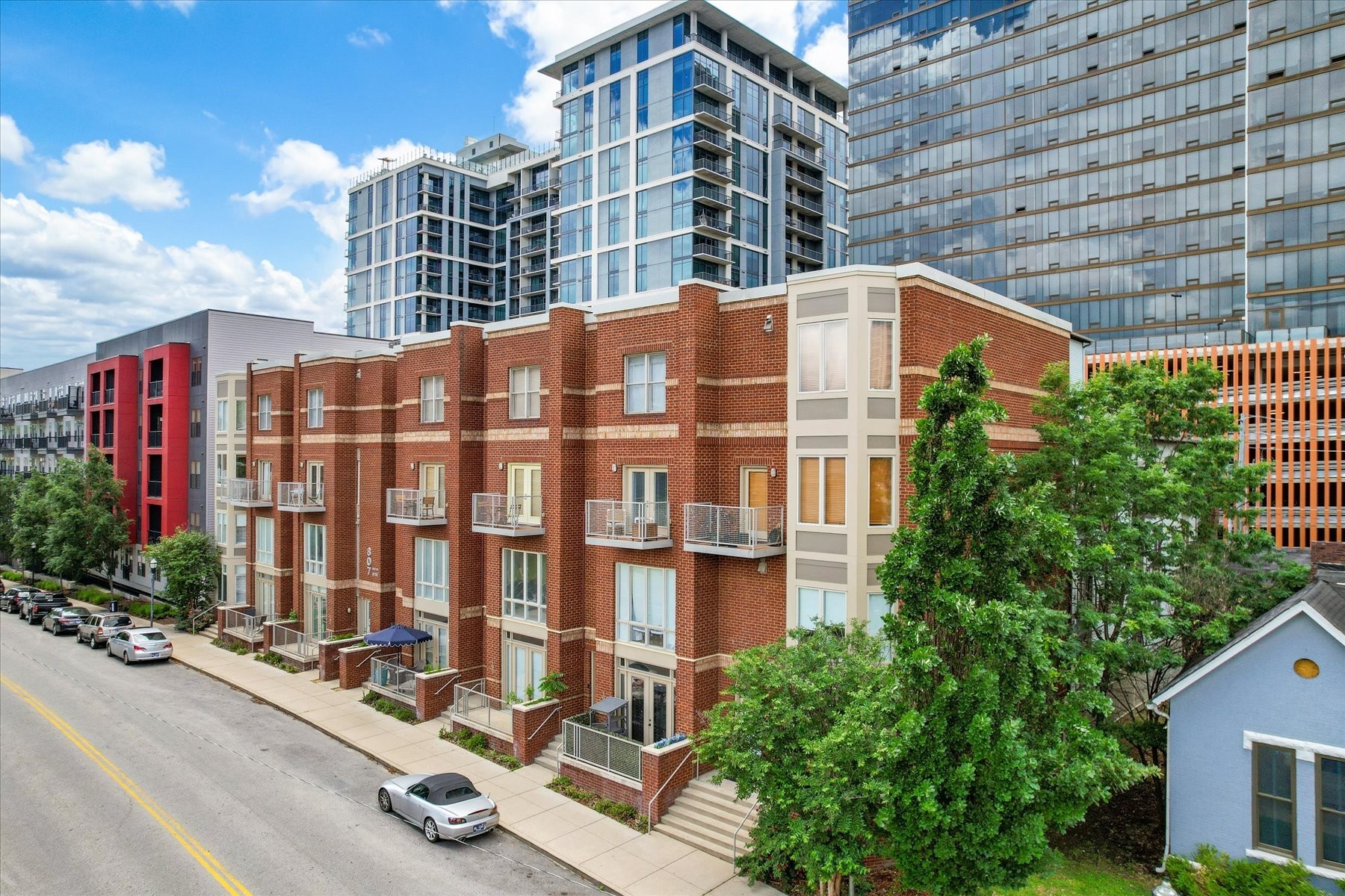 View Nashville, TN 37203 condo