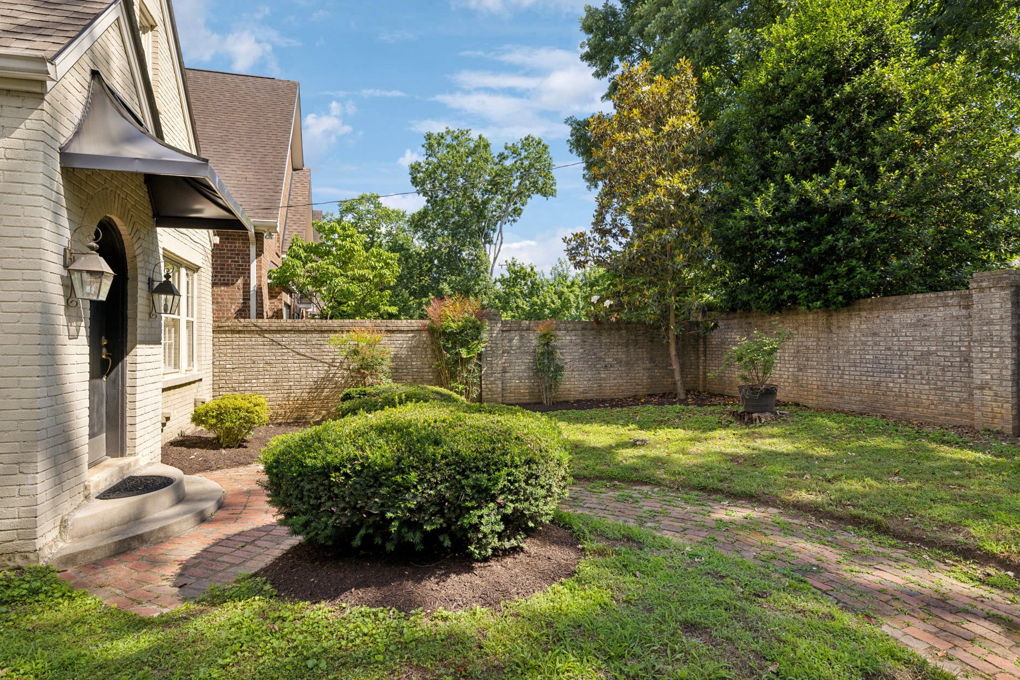 170 Woodmont Blvd