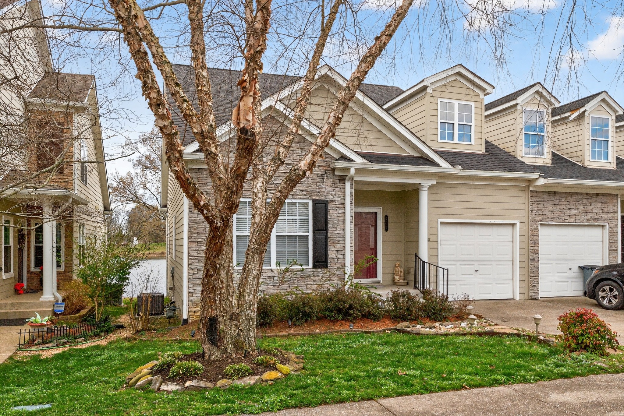 257 Harbor Village Dr