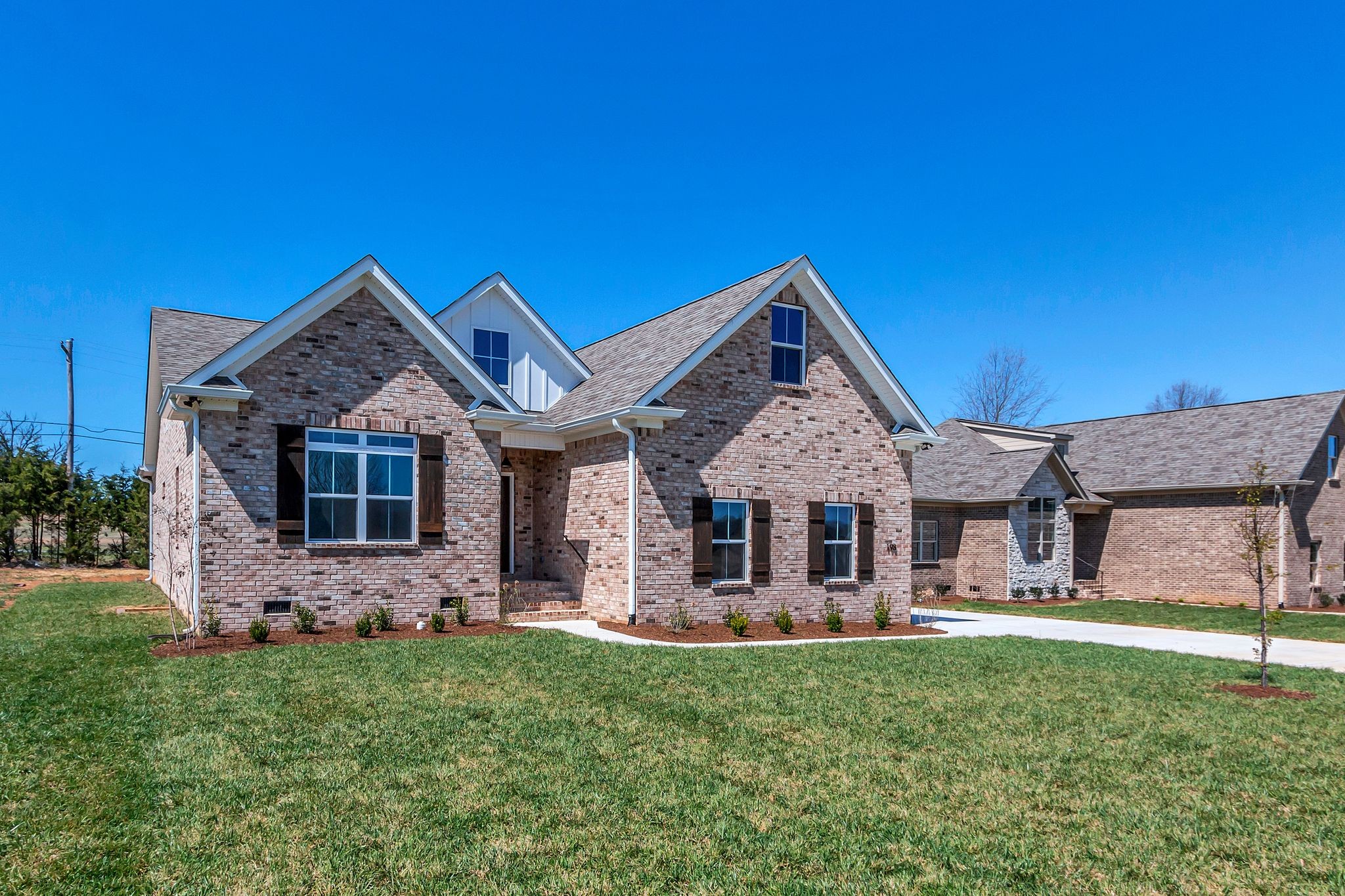 198 Creekside Dr