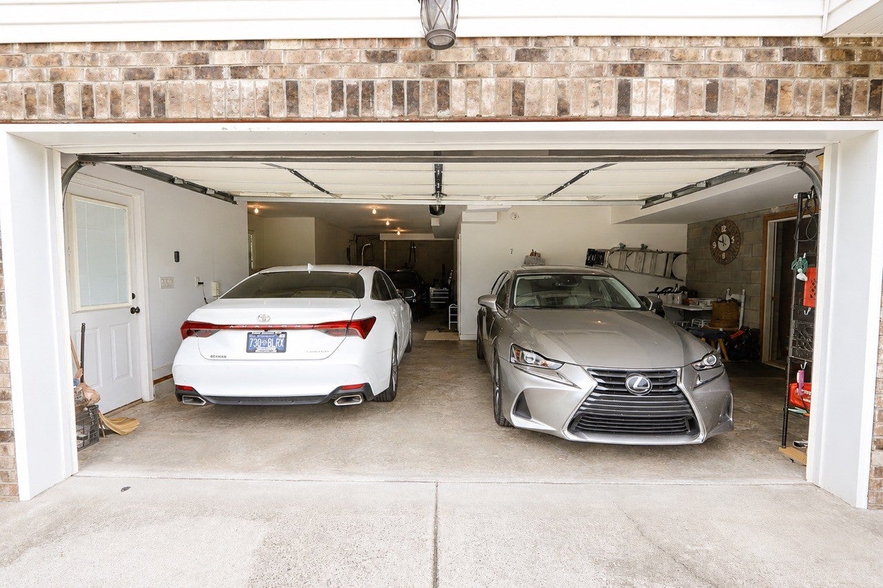 101 Brook Hollow Ct