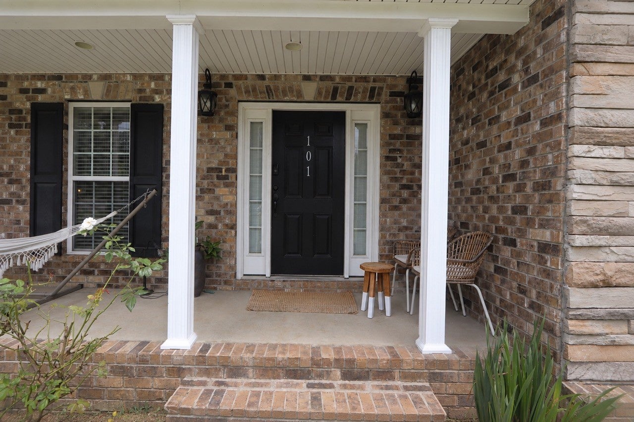 101 Brook Hollow Ct
