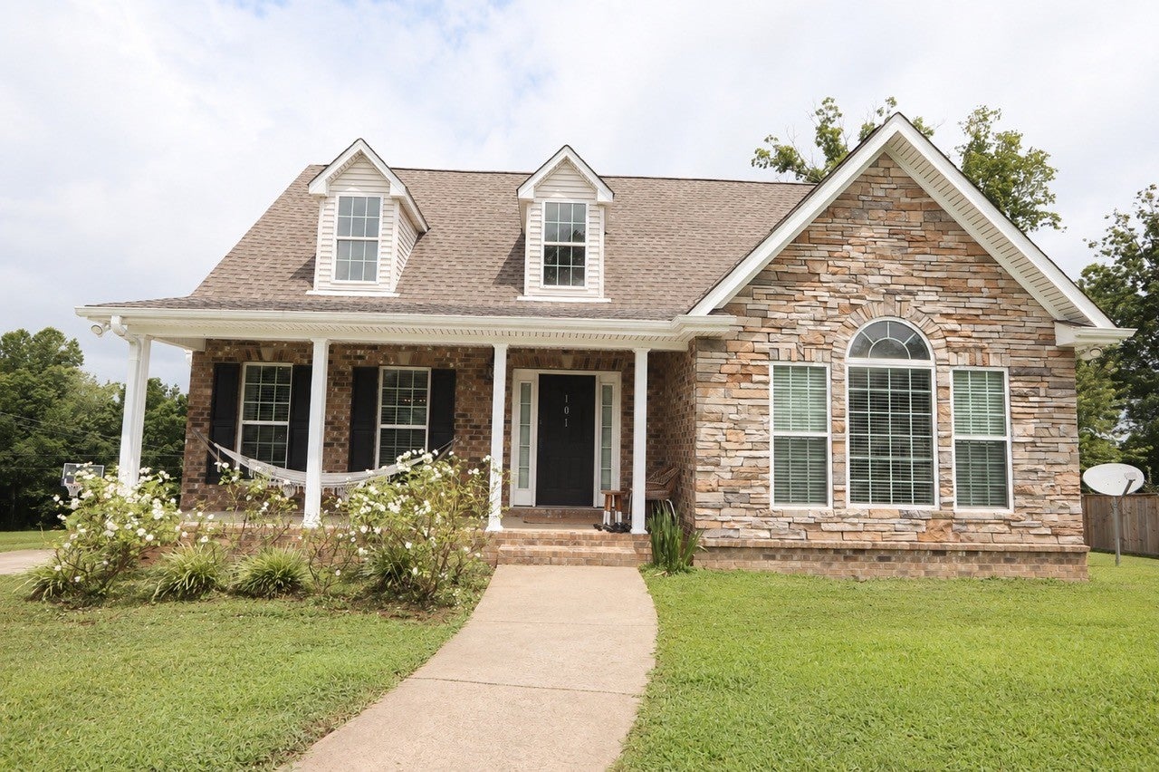 101 Brook Hollow Ct