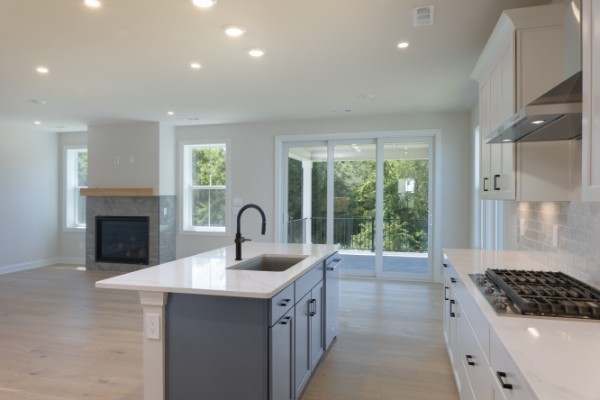 460 Tomlinson Pointe Dr