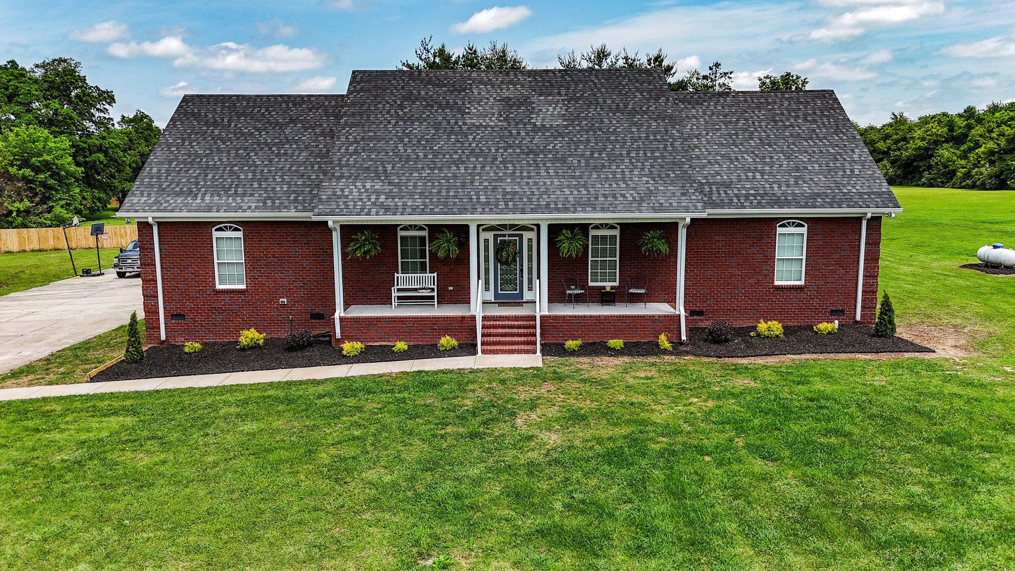 215 Highway 82 E