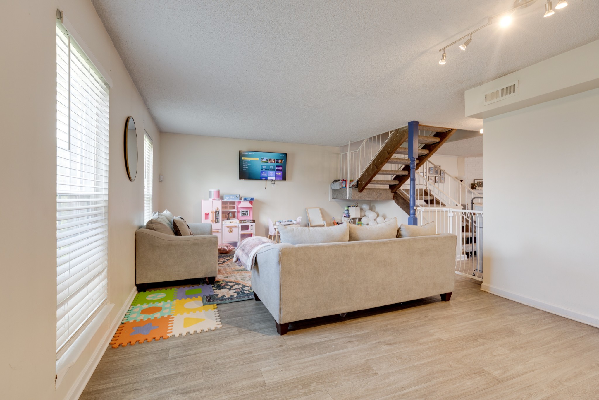 4001 Anderson Rd C116