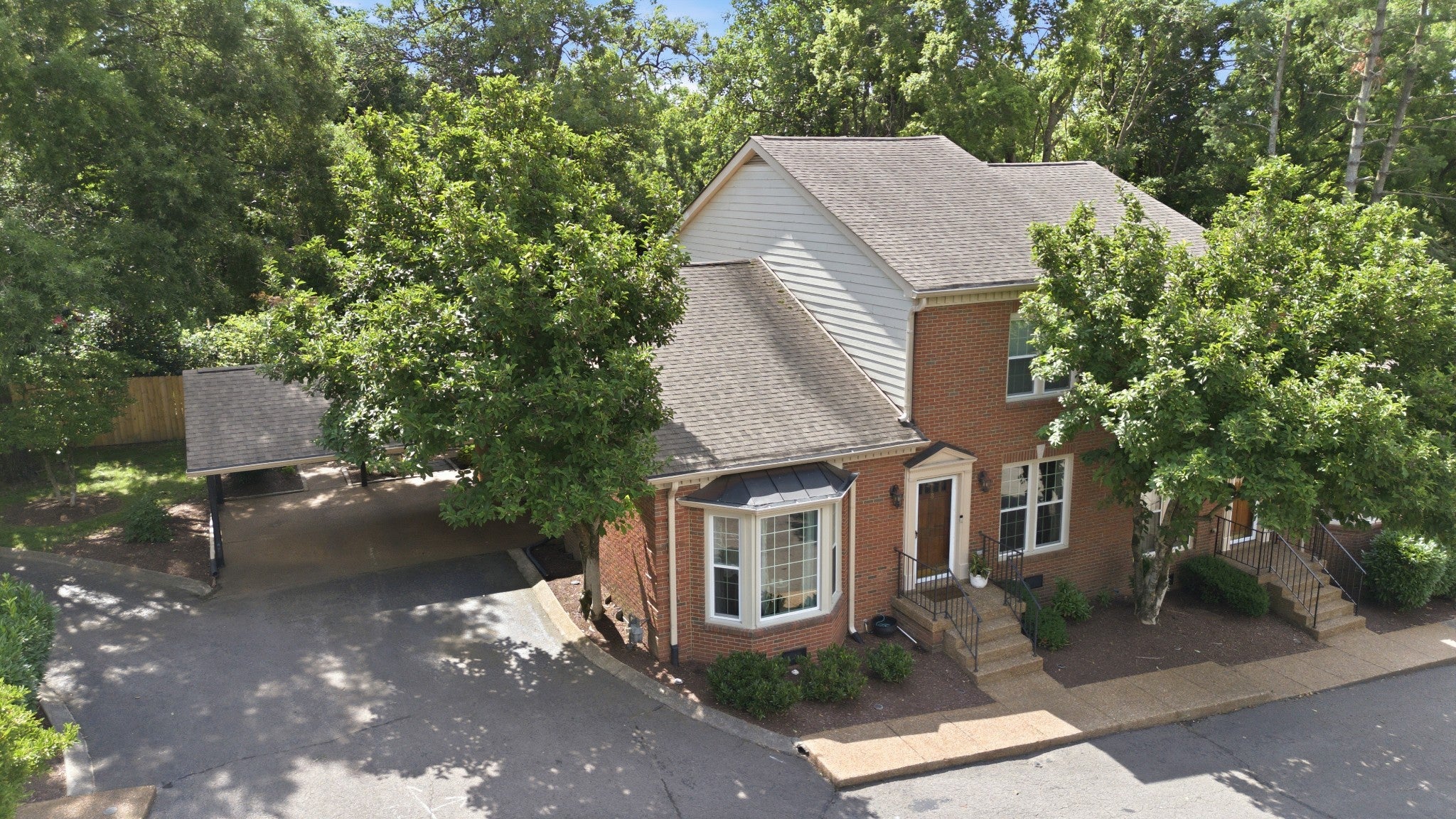 8 Sharonwood Dr