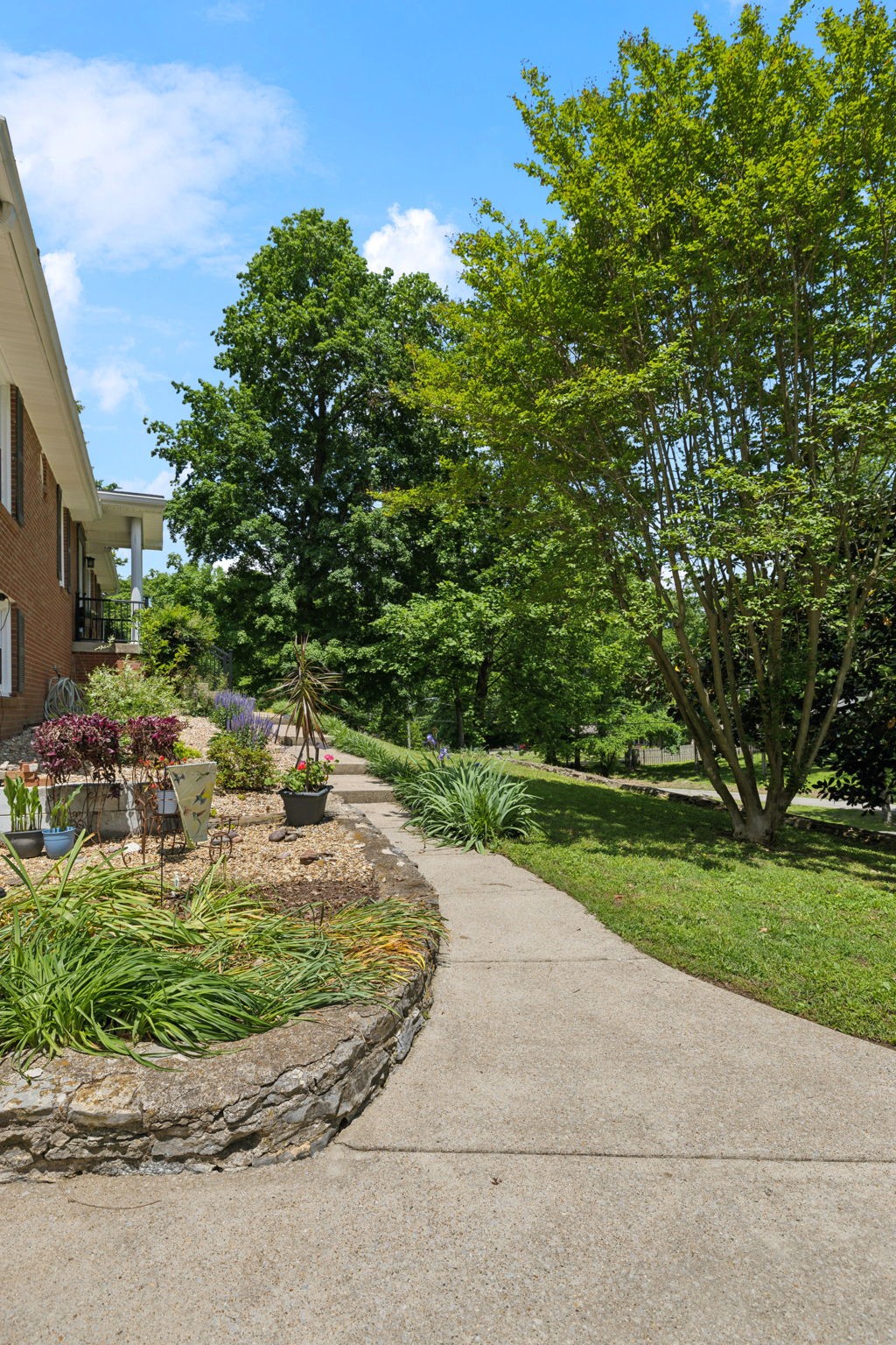1148 Green Valley Dr