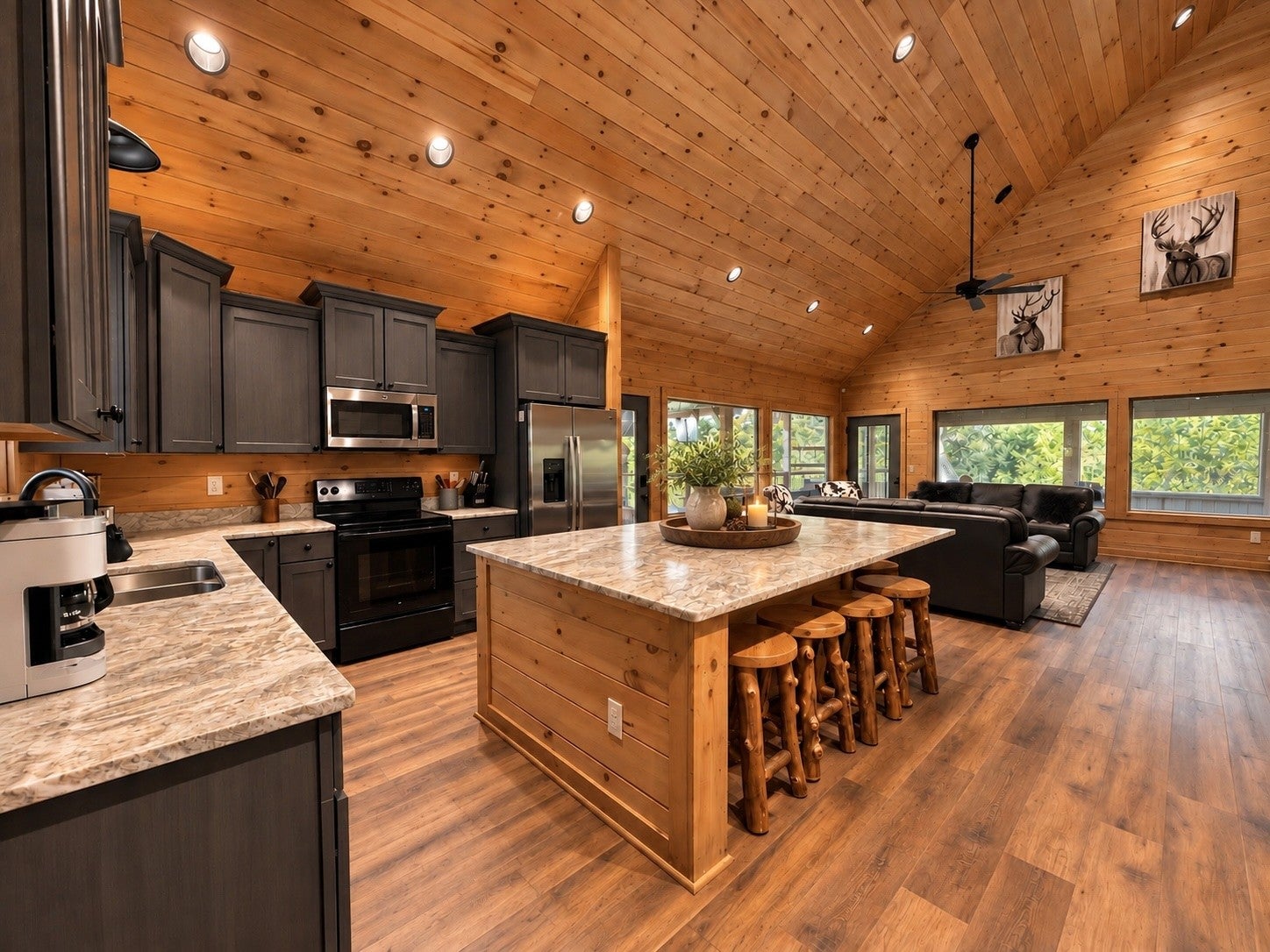3831 Revetta Cir