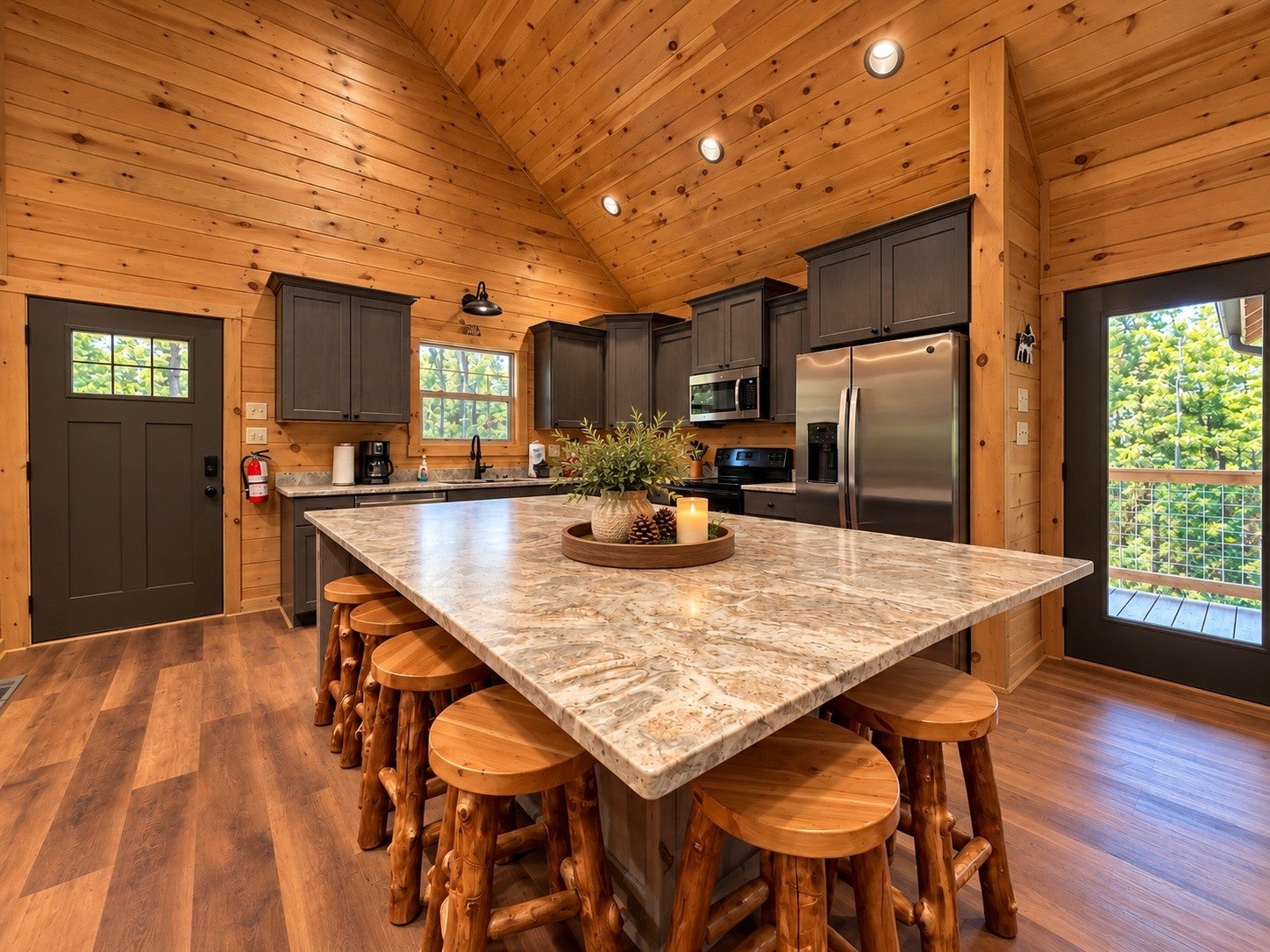 3831 Revetta Cir