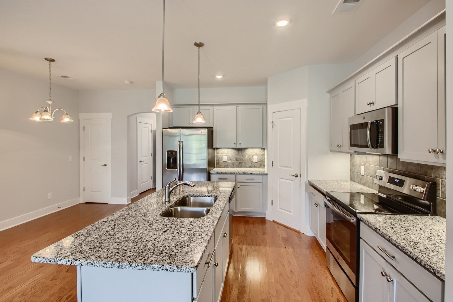 3007 Blueberry Ln