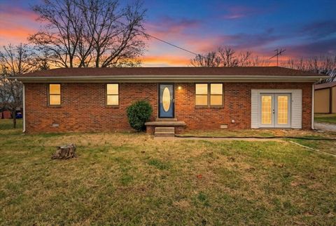 402 Yokley Dr Franklin KY 42134