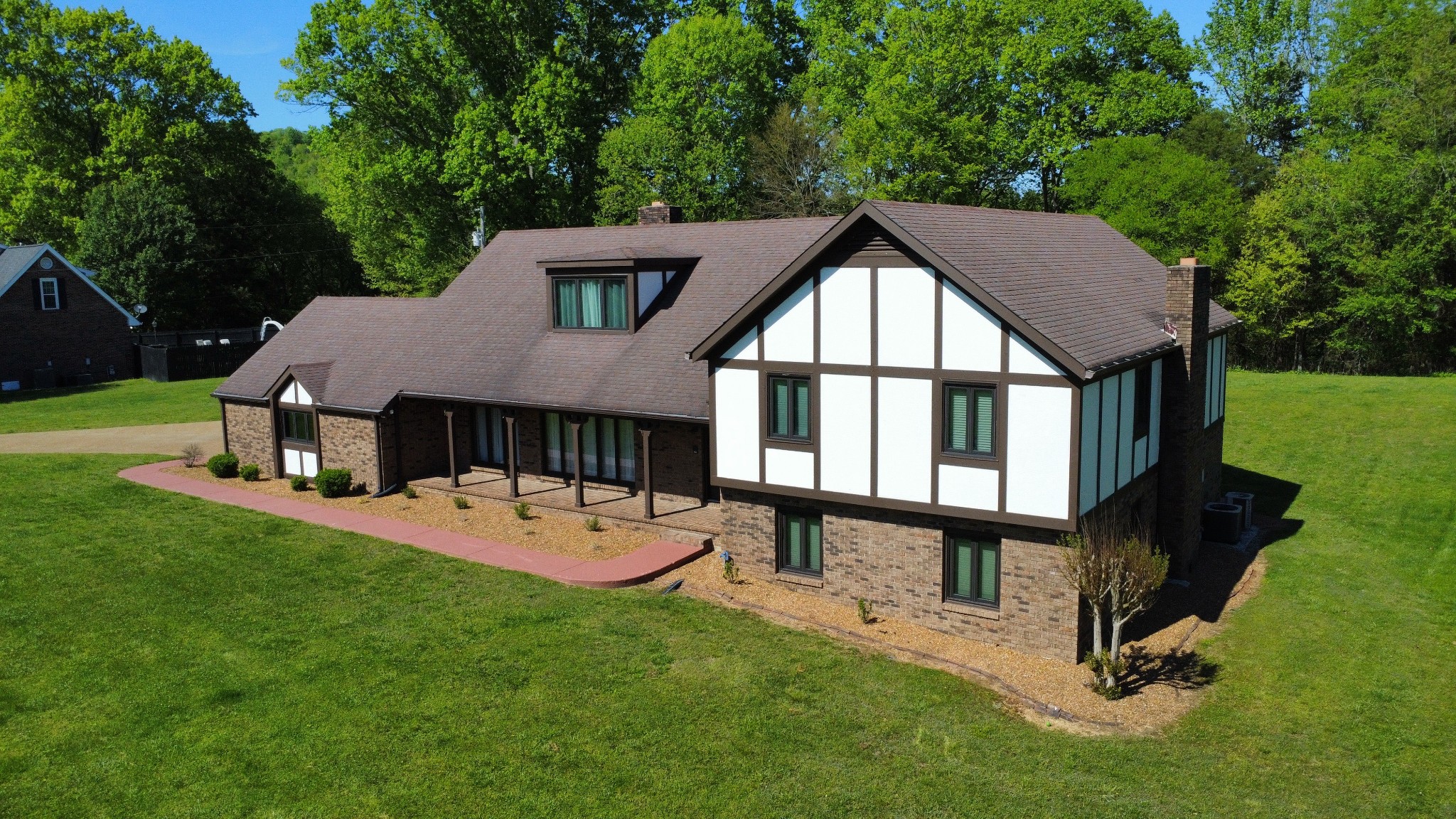 659 Ridgeway Dr