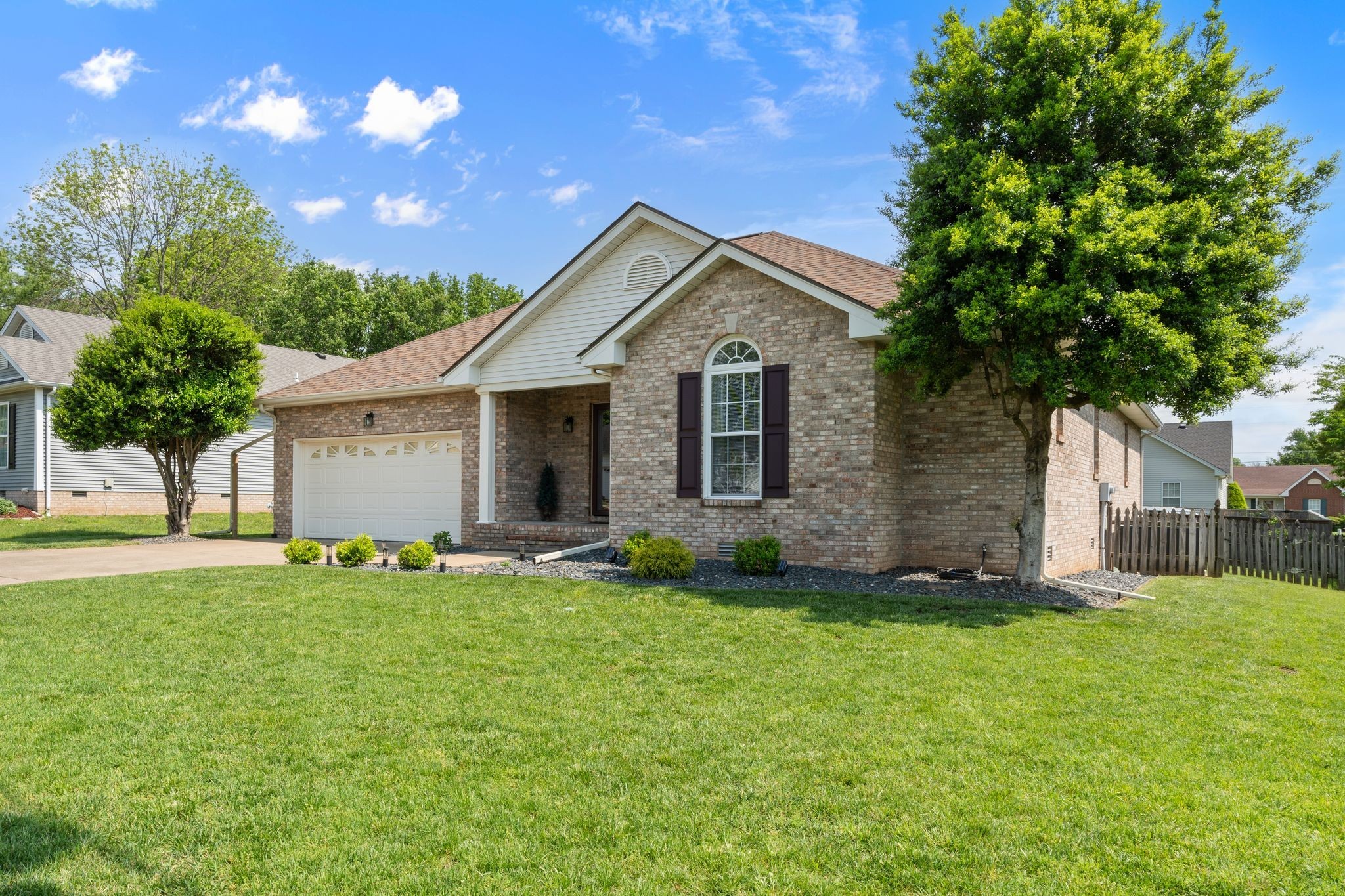 917 Lone Oak Dr