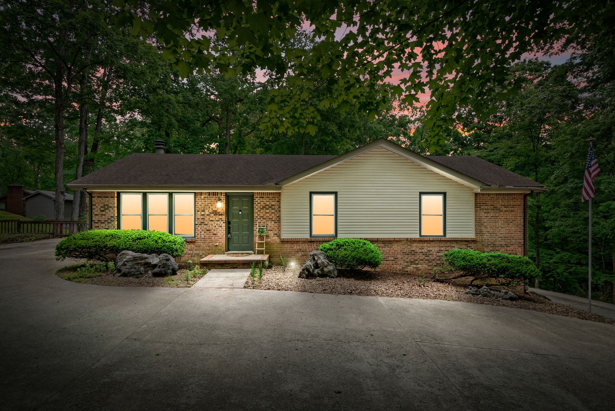 826 Dunbar Cave Rd