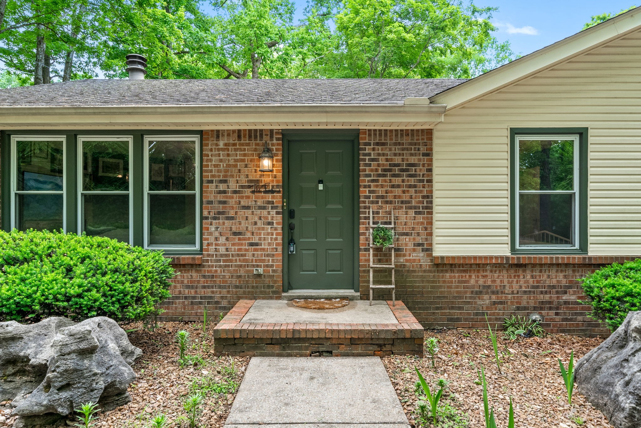 826 Dunbar Cave Rd